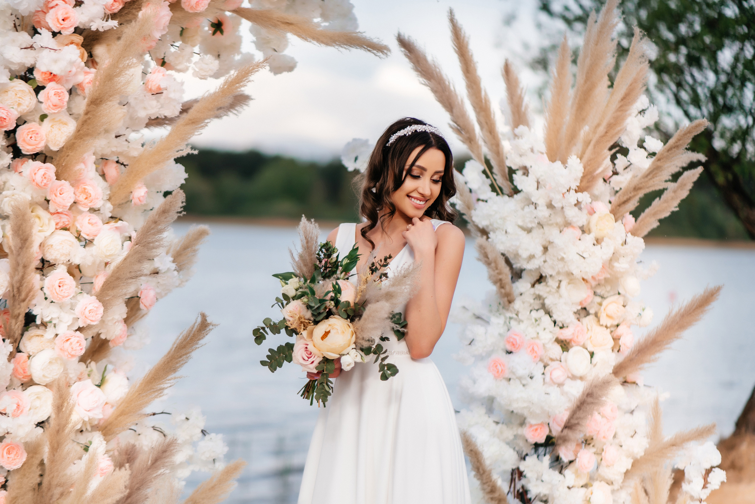Василиса и Евгений. Свадебный салон-ателье Бонжур в Минске Bonjour