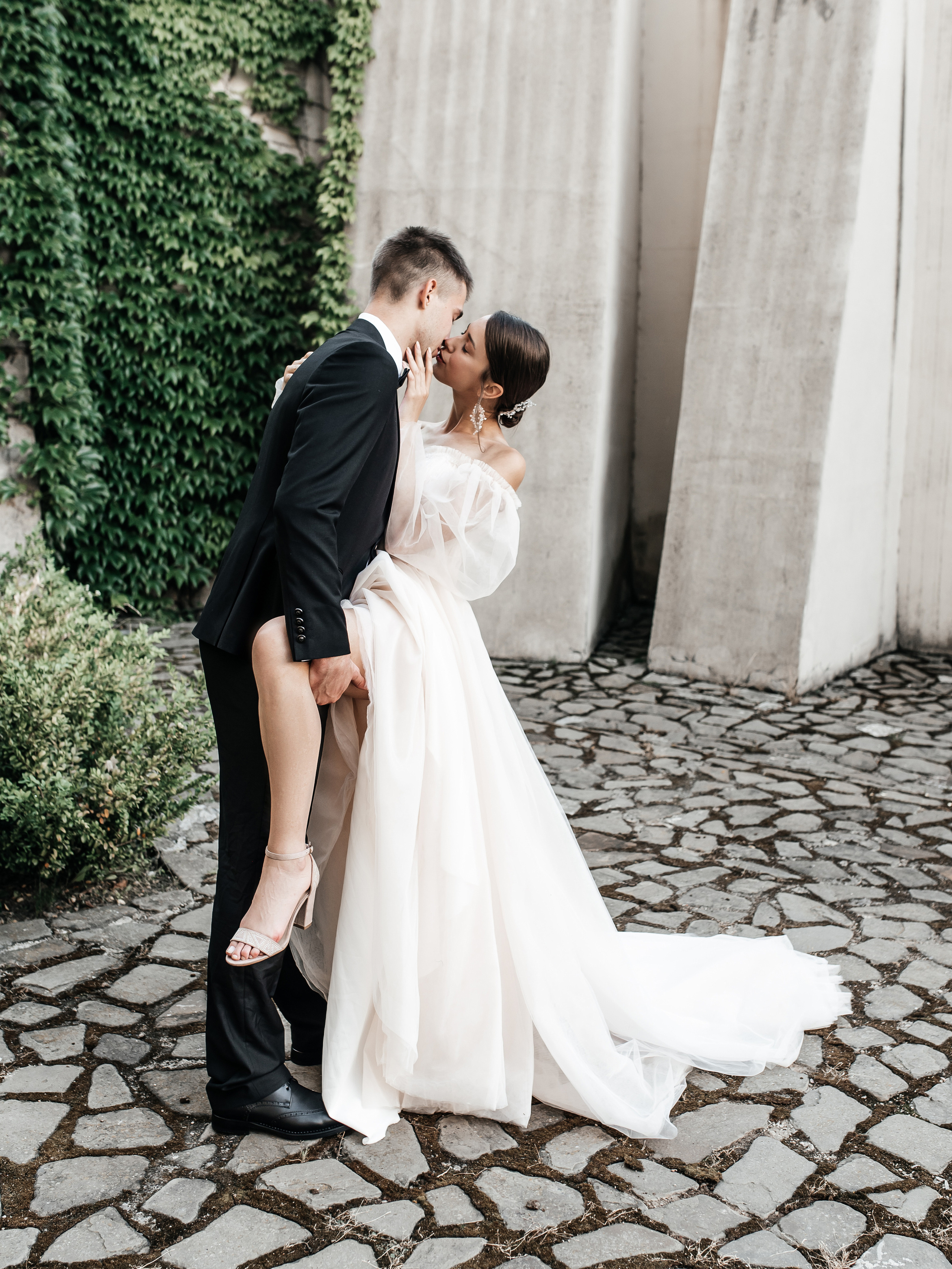 Валентин и Мария. Свадебный салон-ателье Бонжур в Минске Bonjour