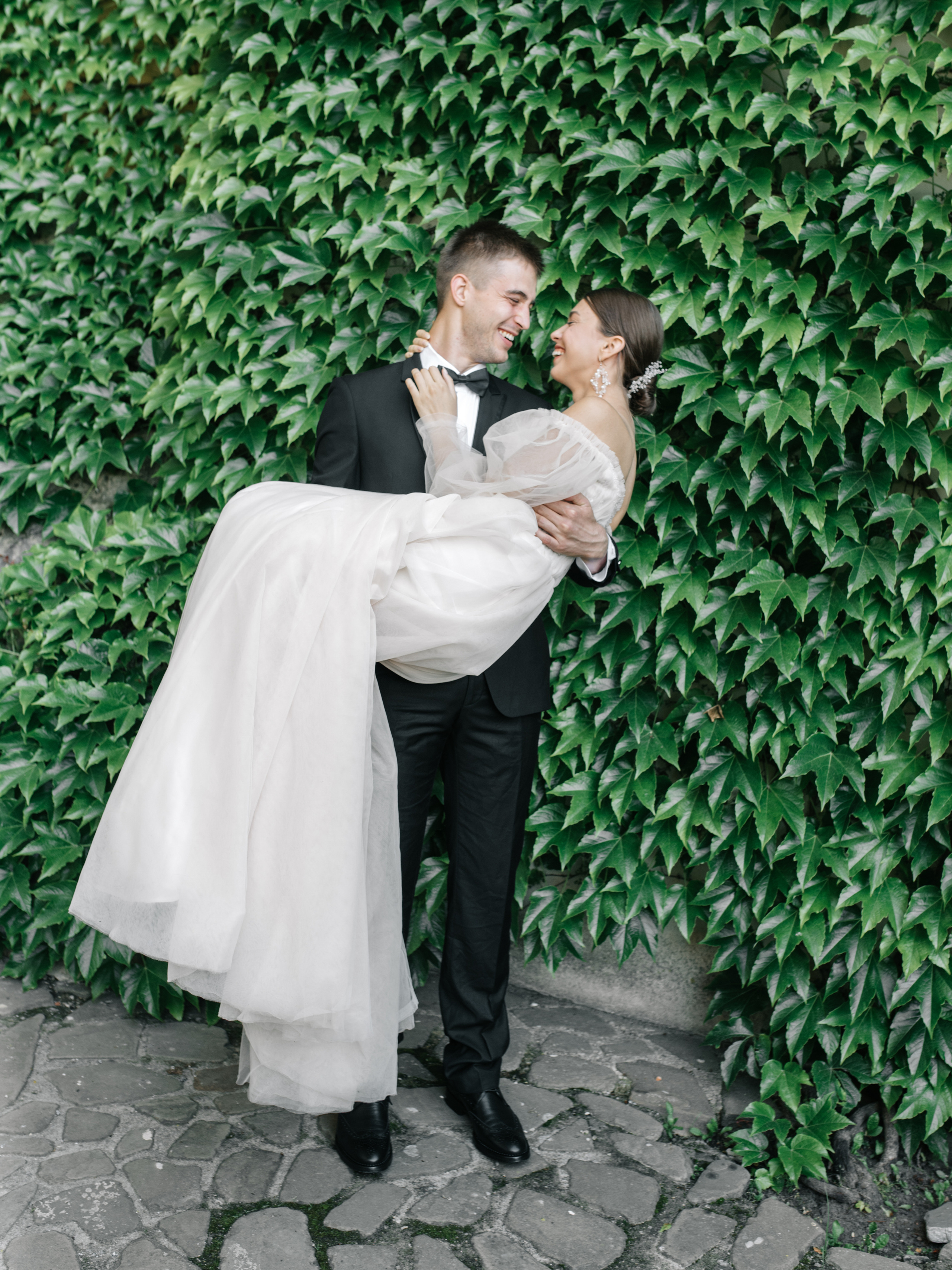 Валентин и Мария. Свадебный салон-ателье Бонжур в Минске Bonjour