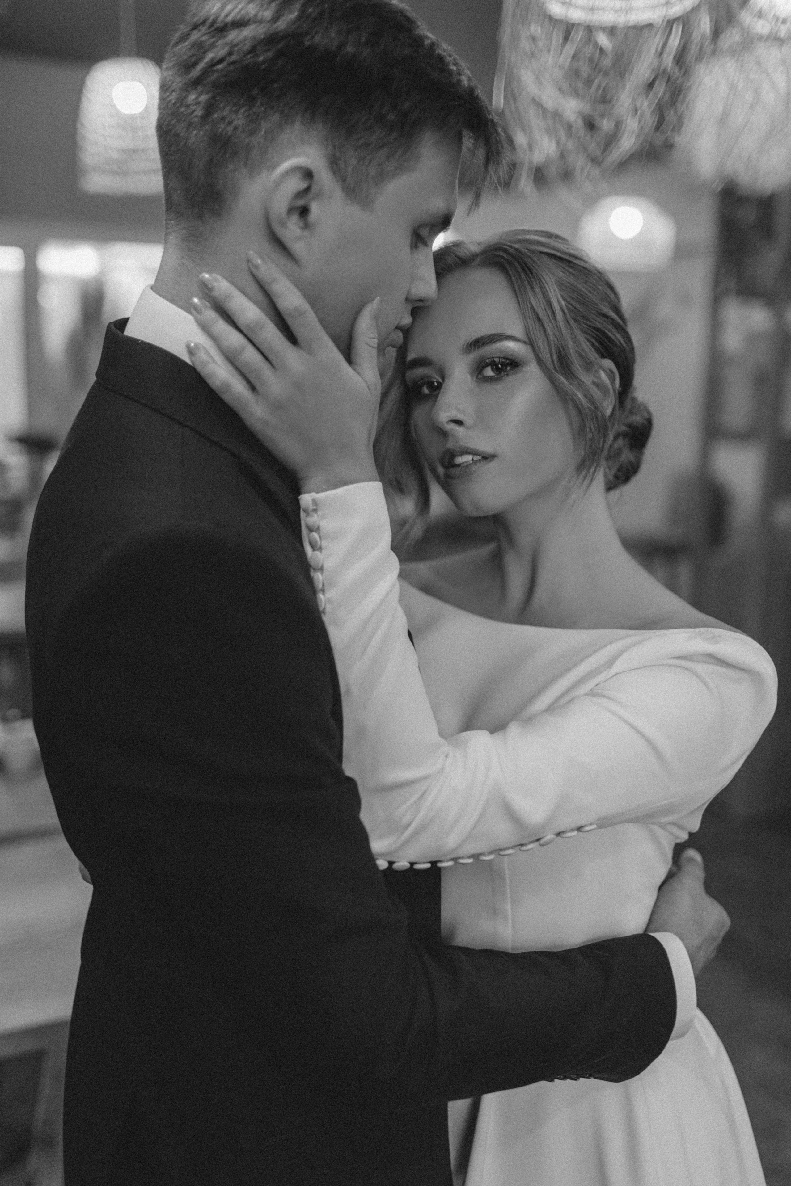 Фотосессия невесты Маргариты в свадебном платье Брижит миди от Бонжур. Свадебный салон-ателье Бонжур в Минске Bonjour