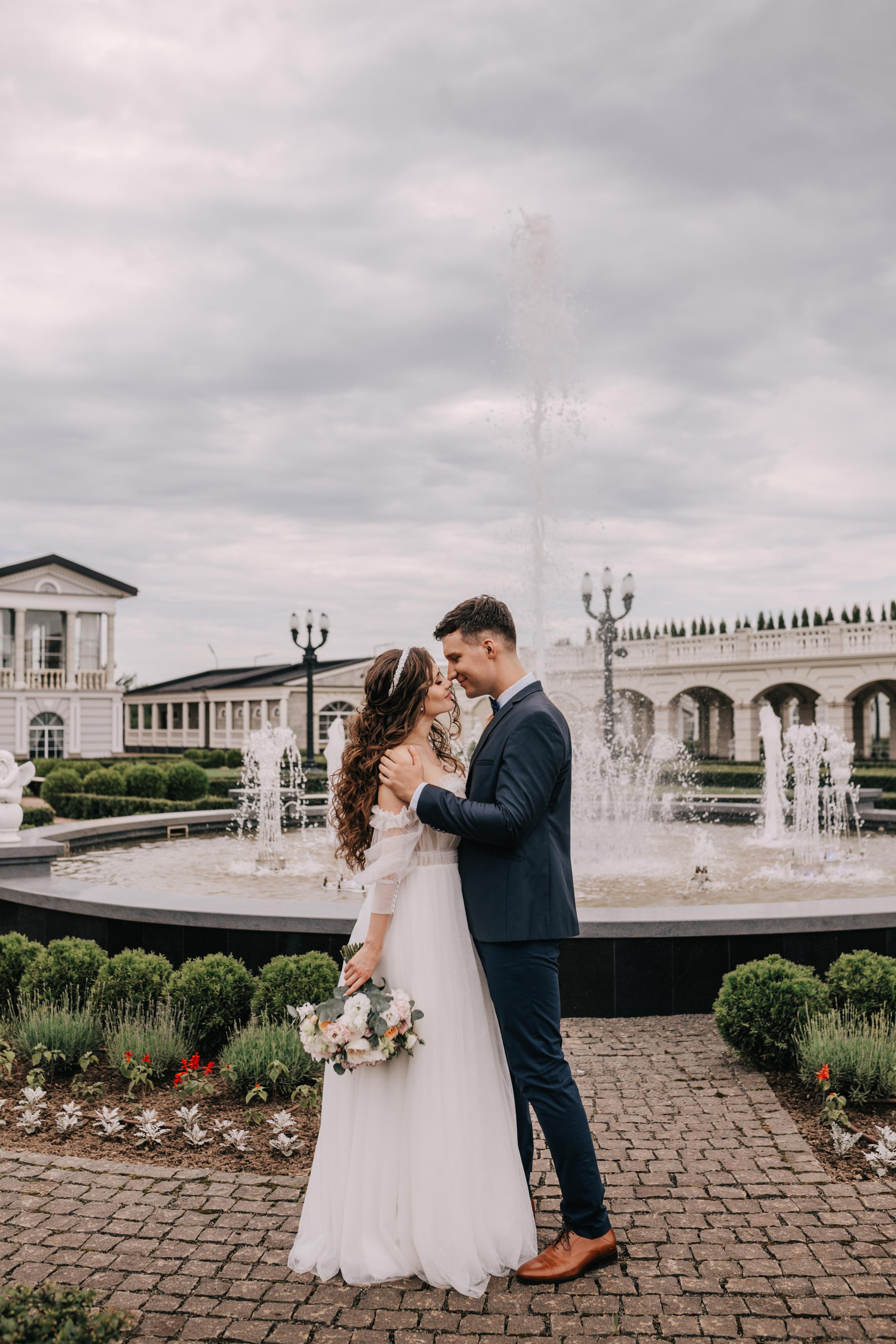 Юля и Максим. Свадебный салон-ателье Бонжур в Минске Bonjour