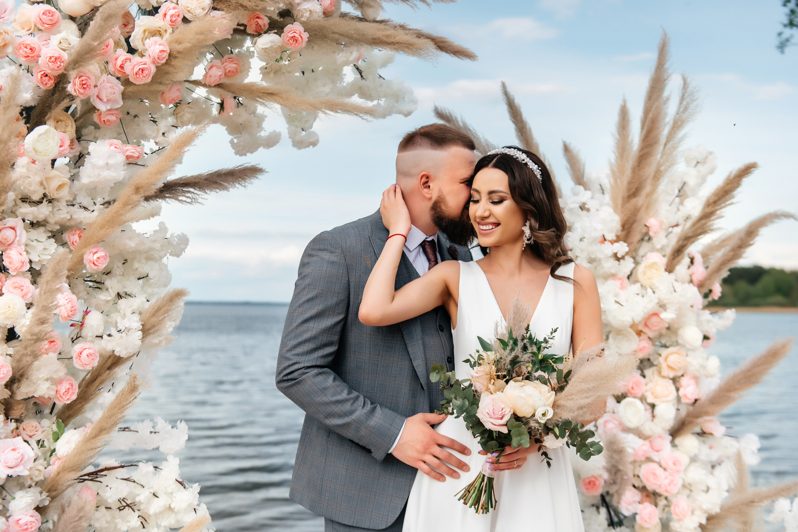 Василиса и Евгений. Свадебный салон-ателье Бонжур в Минске Bonjour