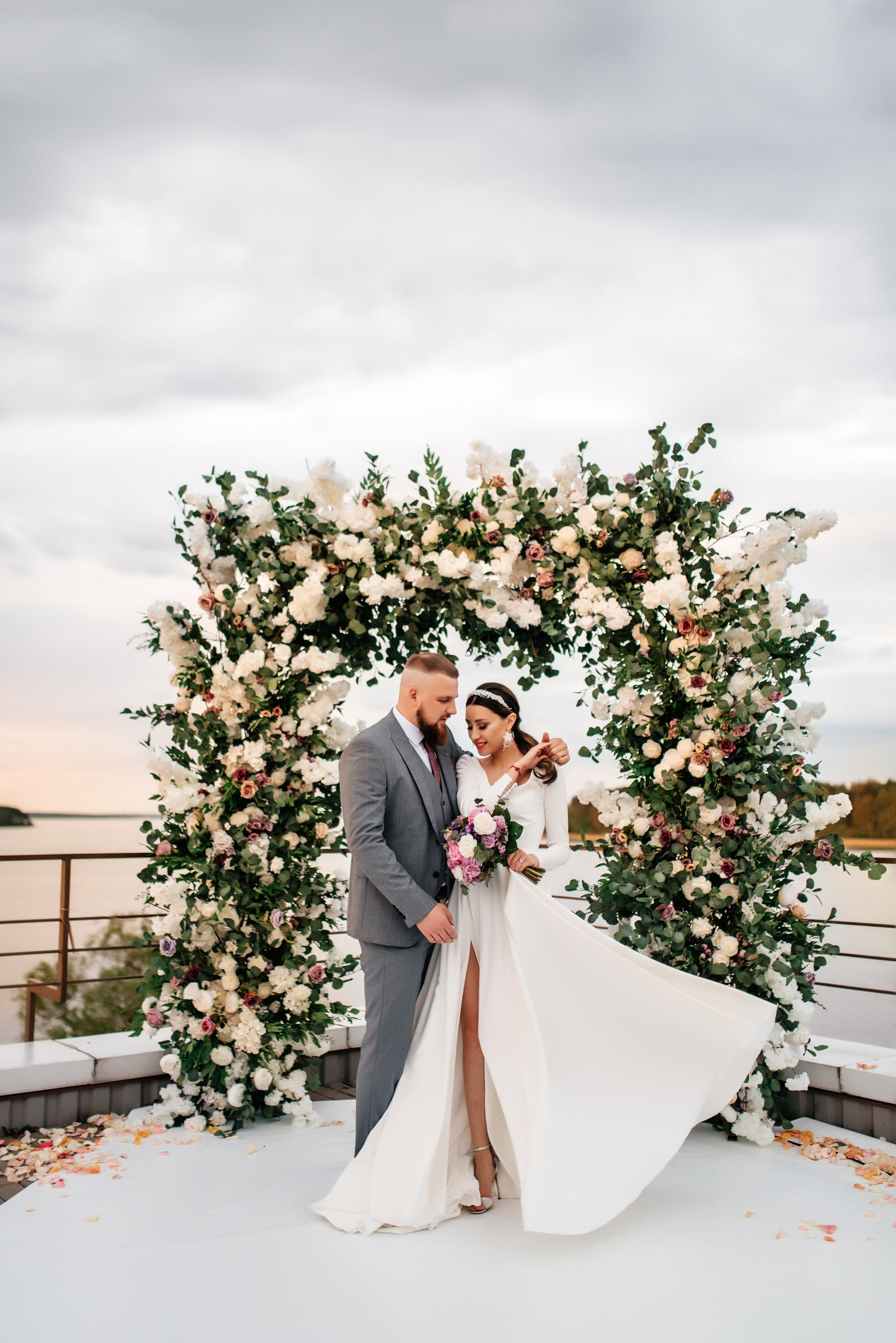 Василиса и Евгений. Свадебный салон-ателье Бонжур в Минске Bonjour