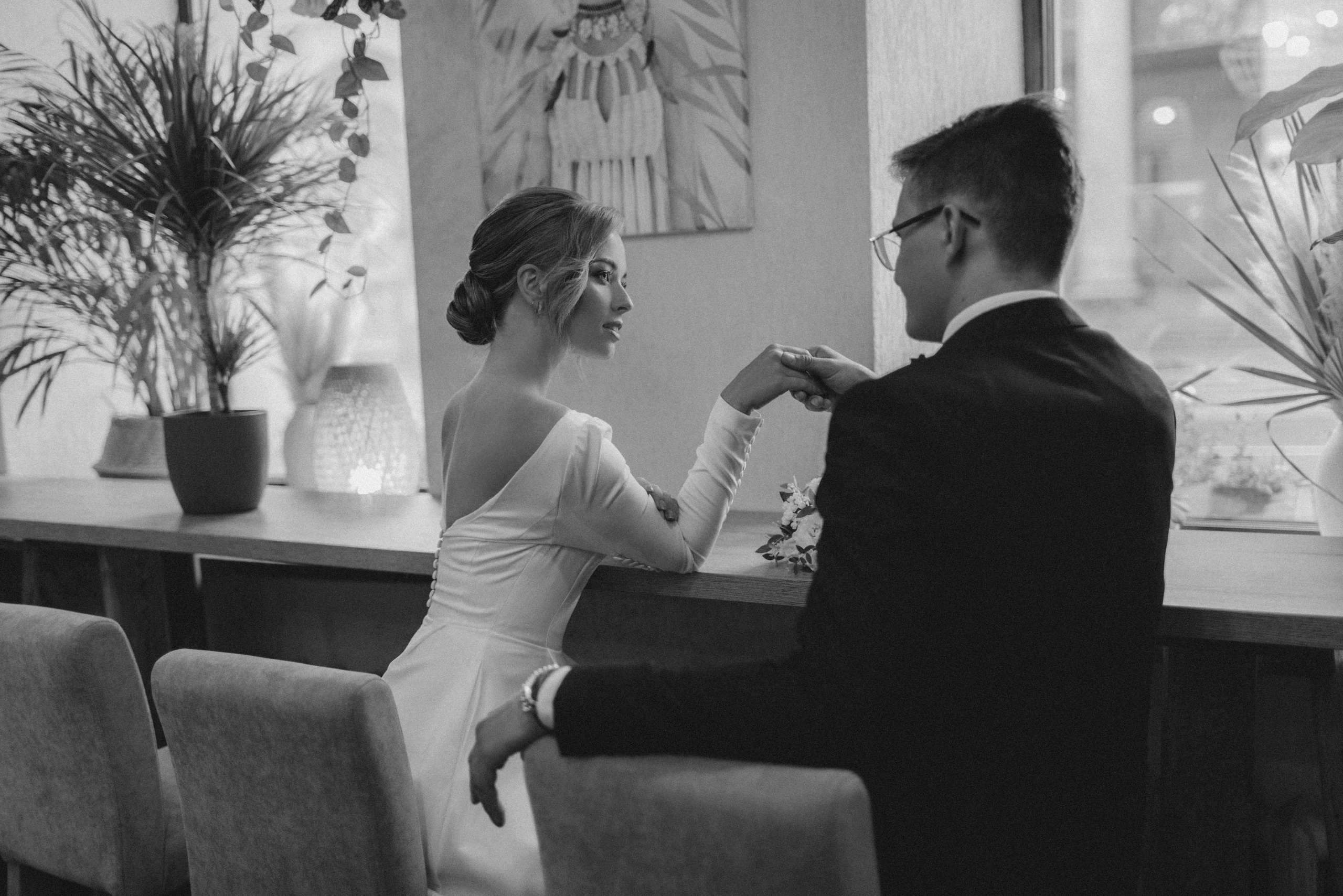 Фотосессия невесты Маргариты в свадебном платье Брижит миди от Бонжур. Свадебный салон-ателье Бонжур в Минске Bonjour