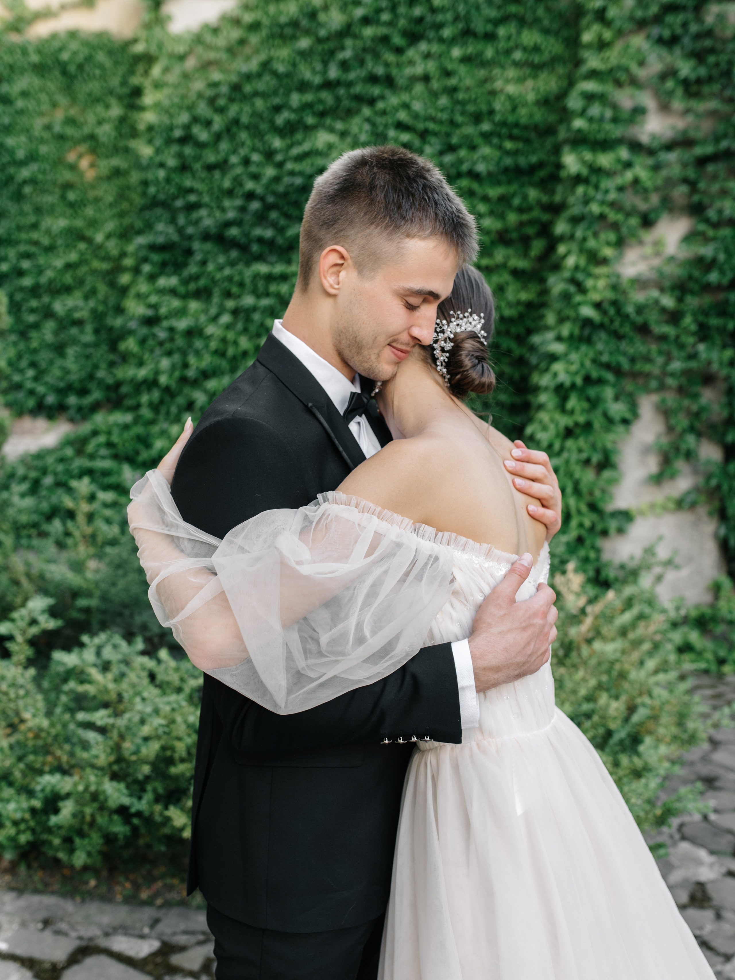 Валентин и Мария. Свадебный салон-ателье Бонжур в Минске Bonjour