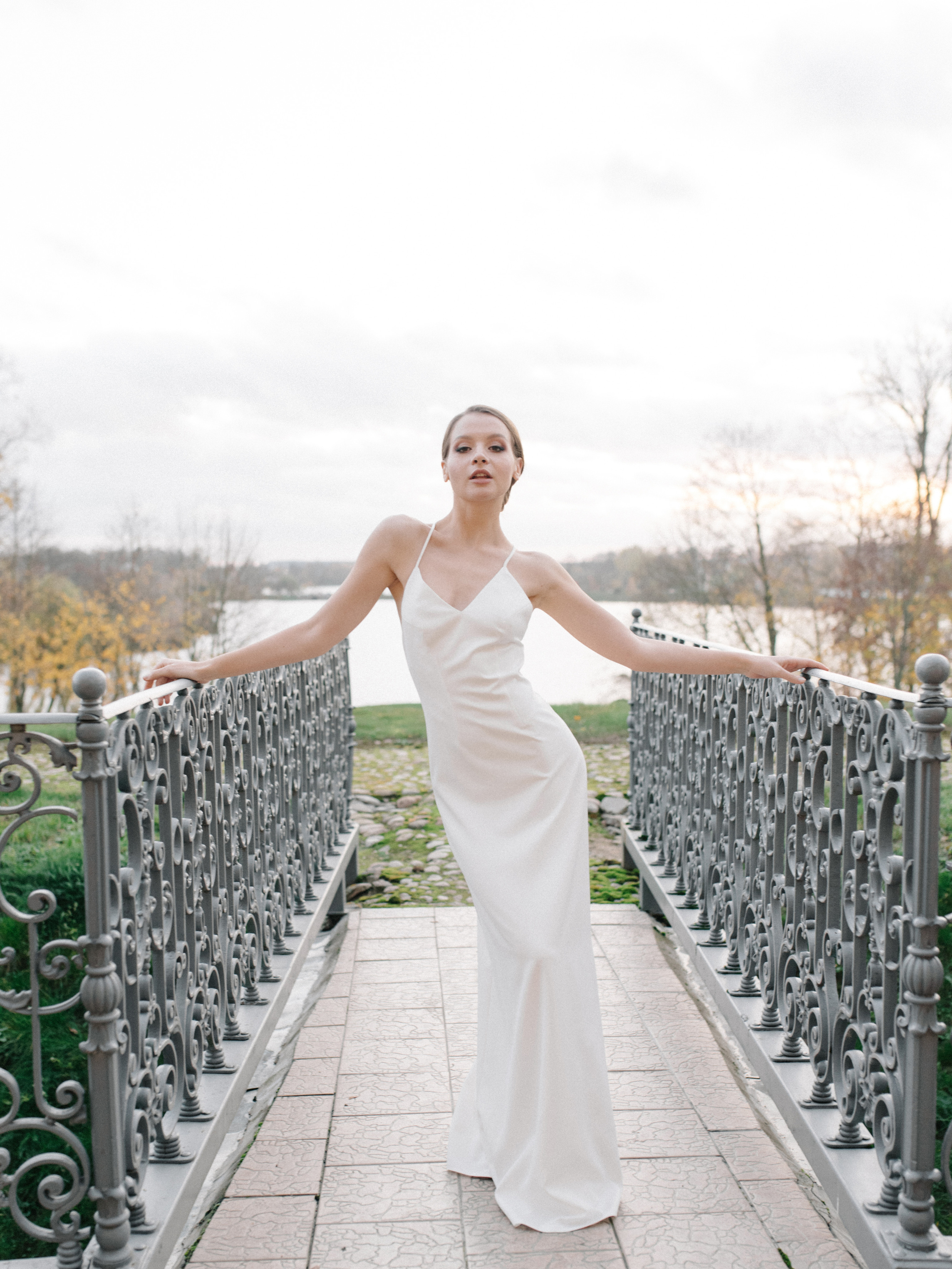 Фотосессия невесты Валерии в свадебном платье Лили  от салона Бонжур. Свадебный салон-ателье Бонжур в Минске Bonjour