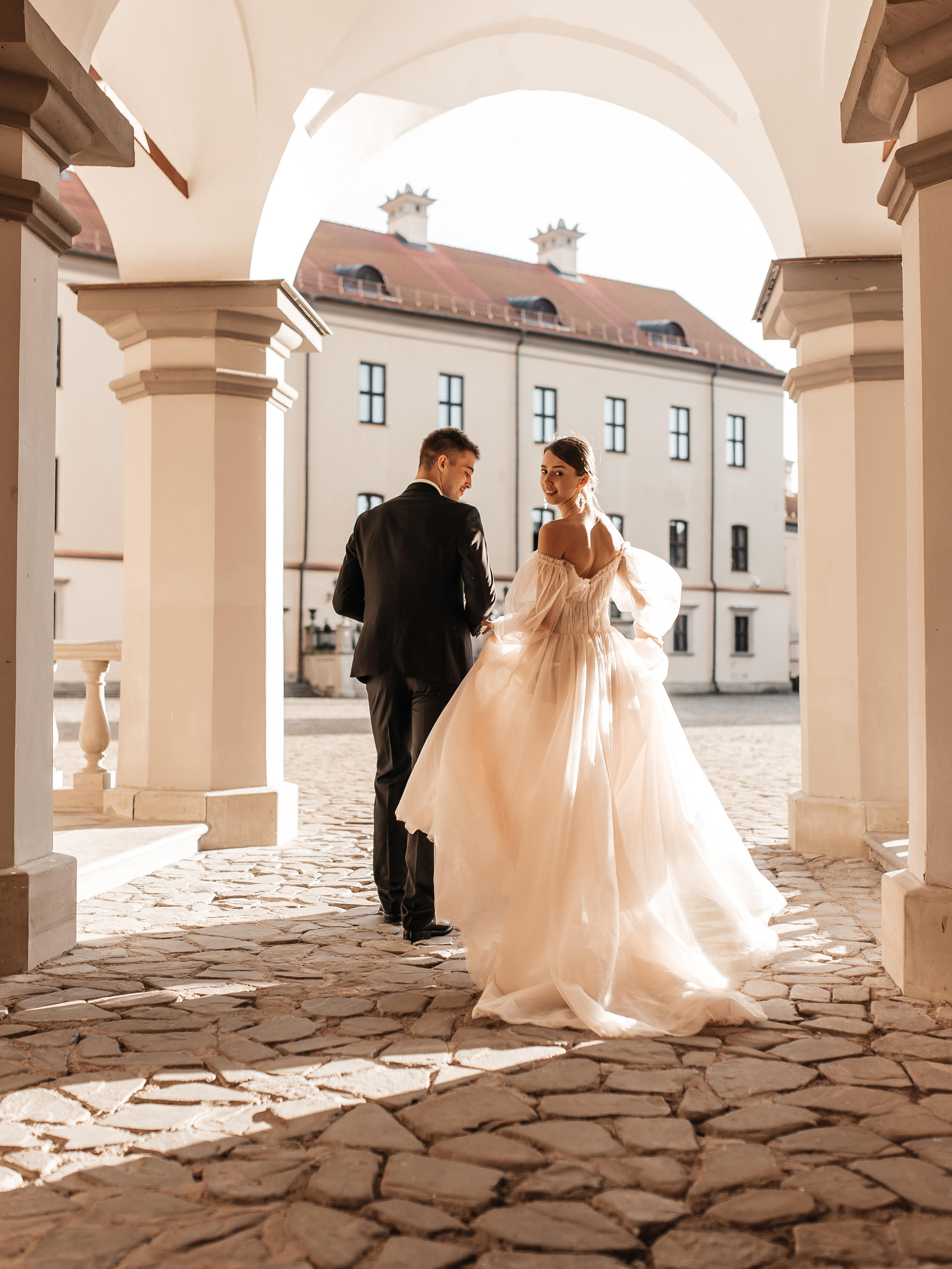Валентин и Мария. Свадебный салон-ателье Бонжур в Минске Bonjour