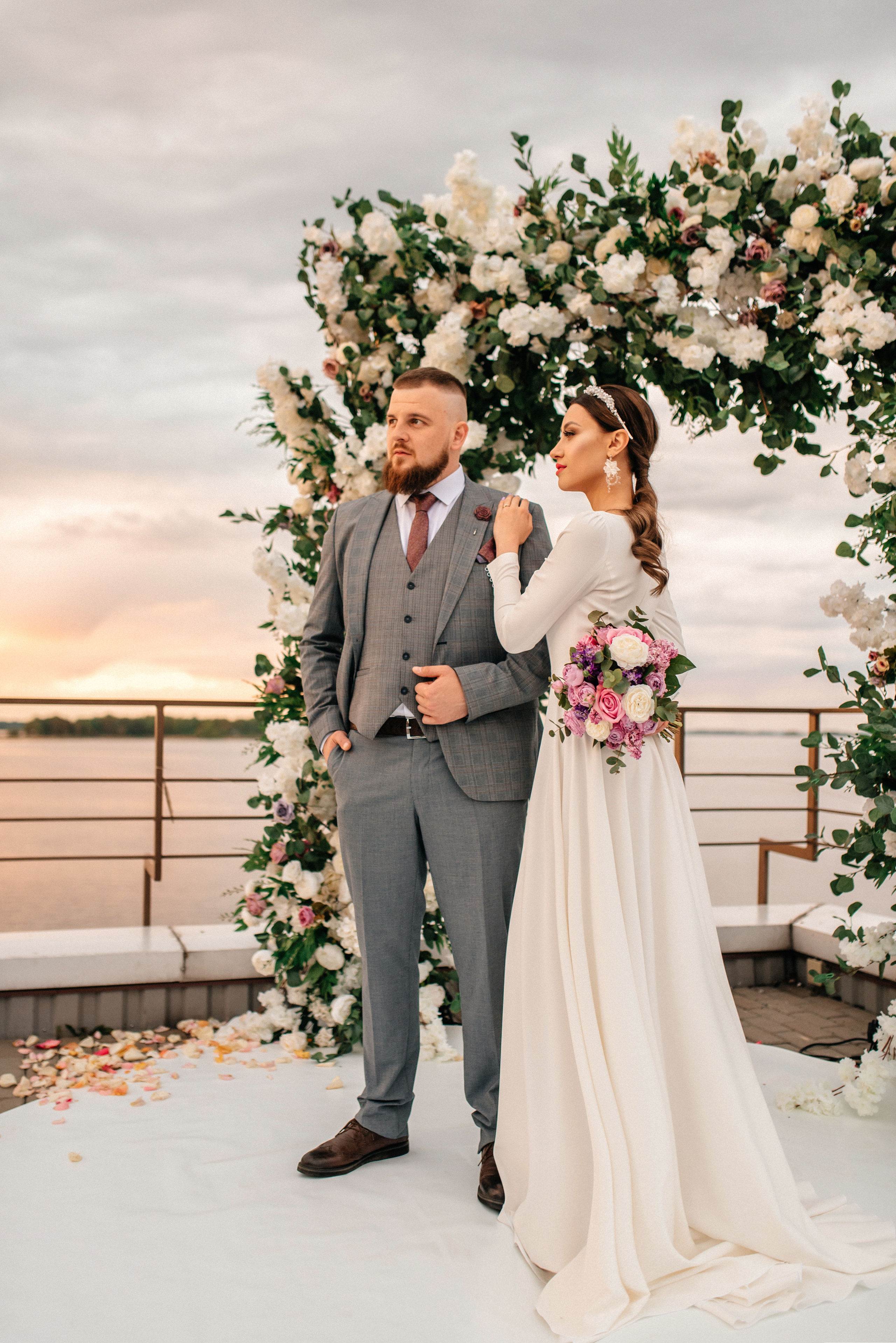 Василиса и Евгений. Свадебный салон-ателье Бонжур в Минске Bonjour