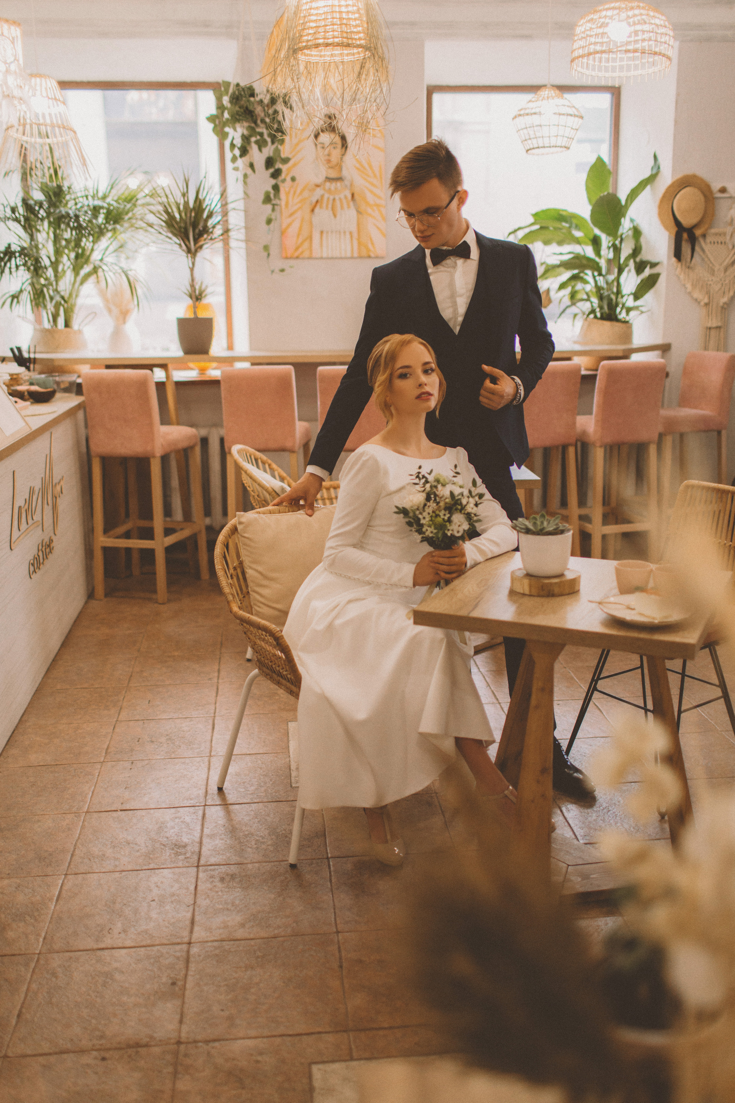 Фотосессия невесты Маргариты в свадебном платье Брижит миди от Бонжур. Свадебный салон-ателье Бонжур в Минске Bonjour