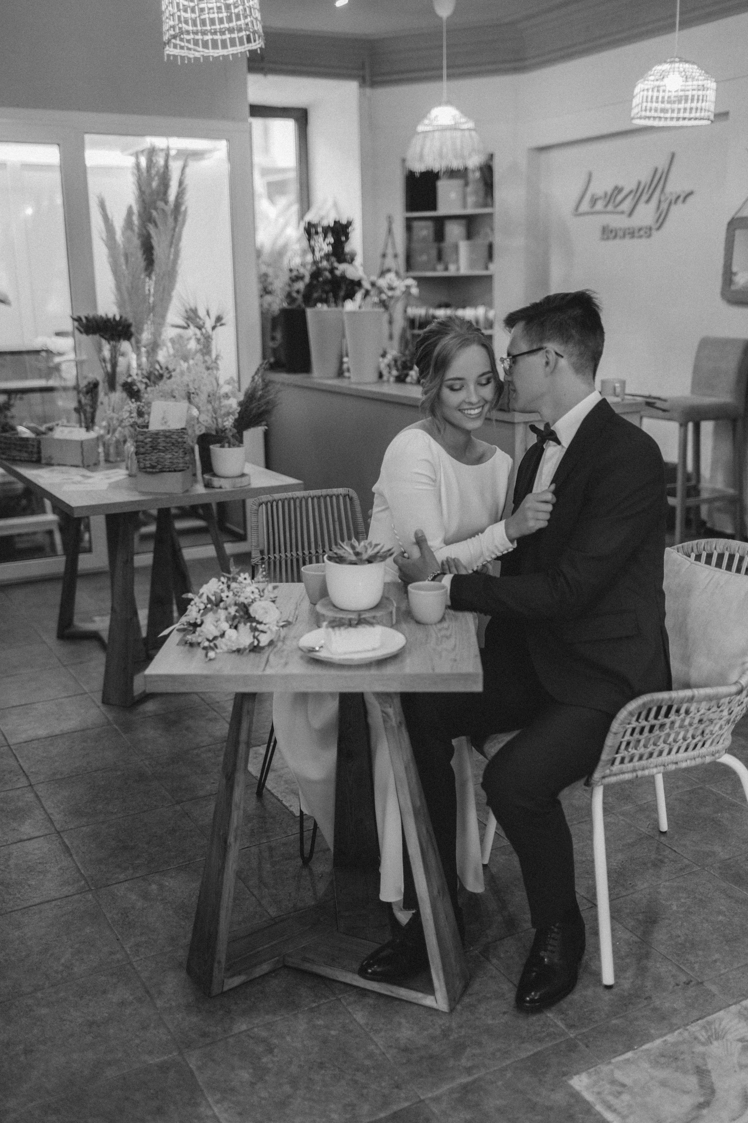 Фотосессия невесты Маргариты в свадебном платье Брижит миди от Бонжур. Свадебный салон-ателье Бонжур в Минске Bonjour