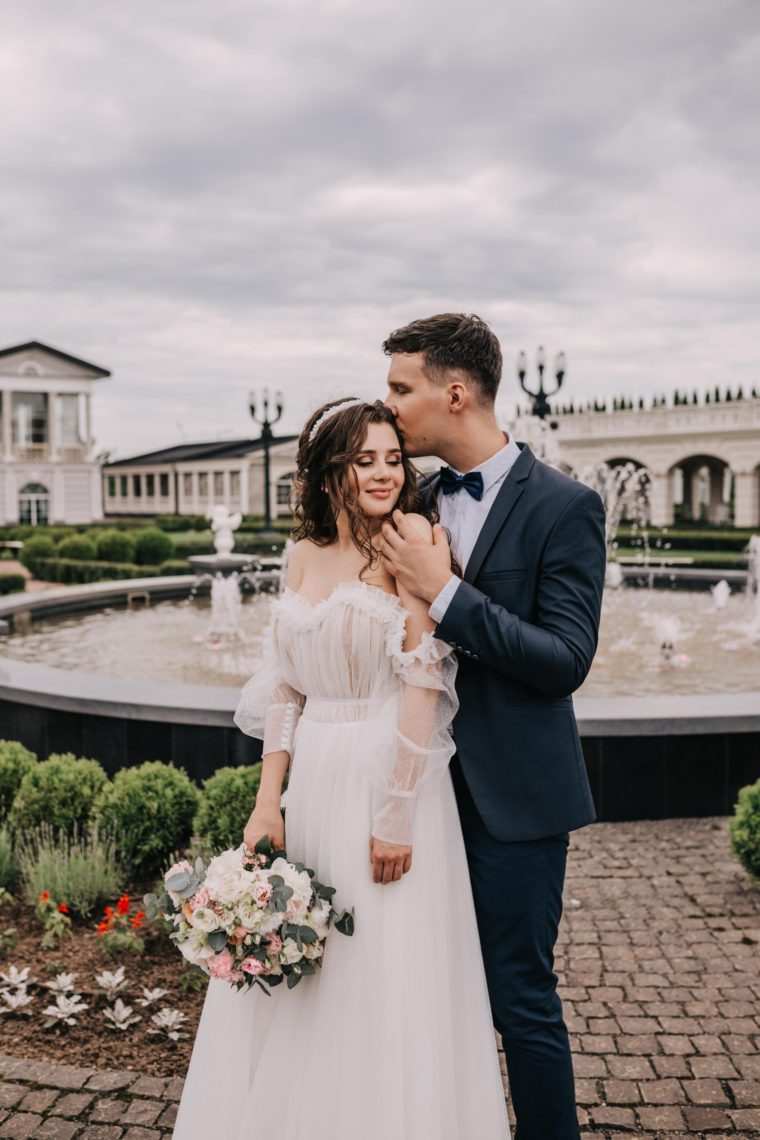 Юля и Максим. Свадебный салон-ателье Бонжур в Минске Bonjour