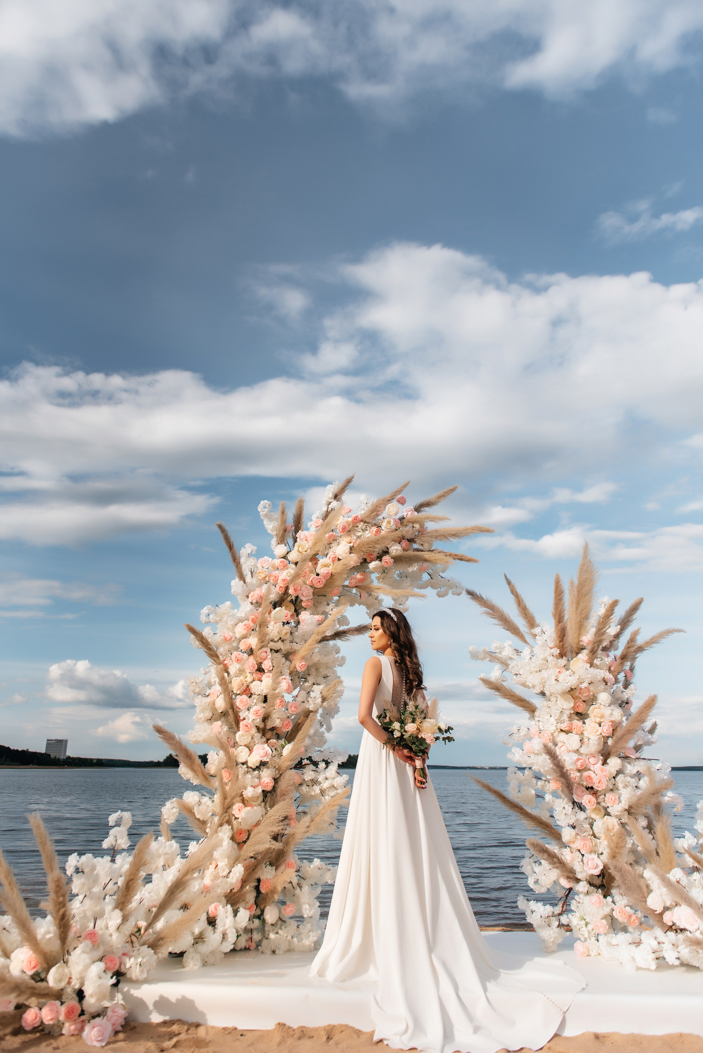 Василиса и Евгений. Свадебный салон-ателье Бонжур в Минске Bonjour