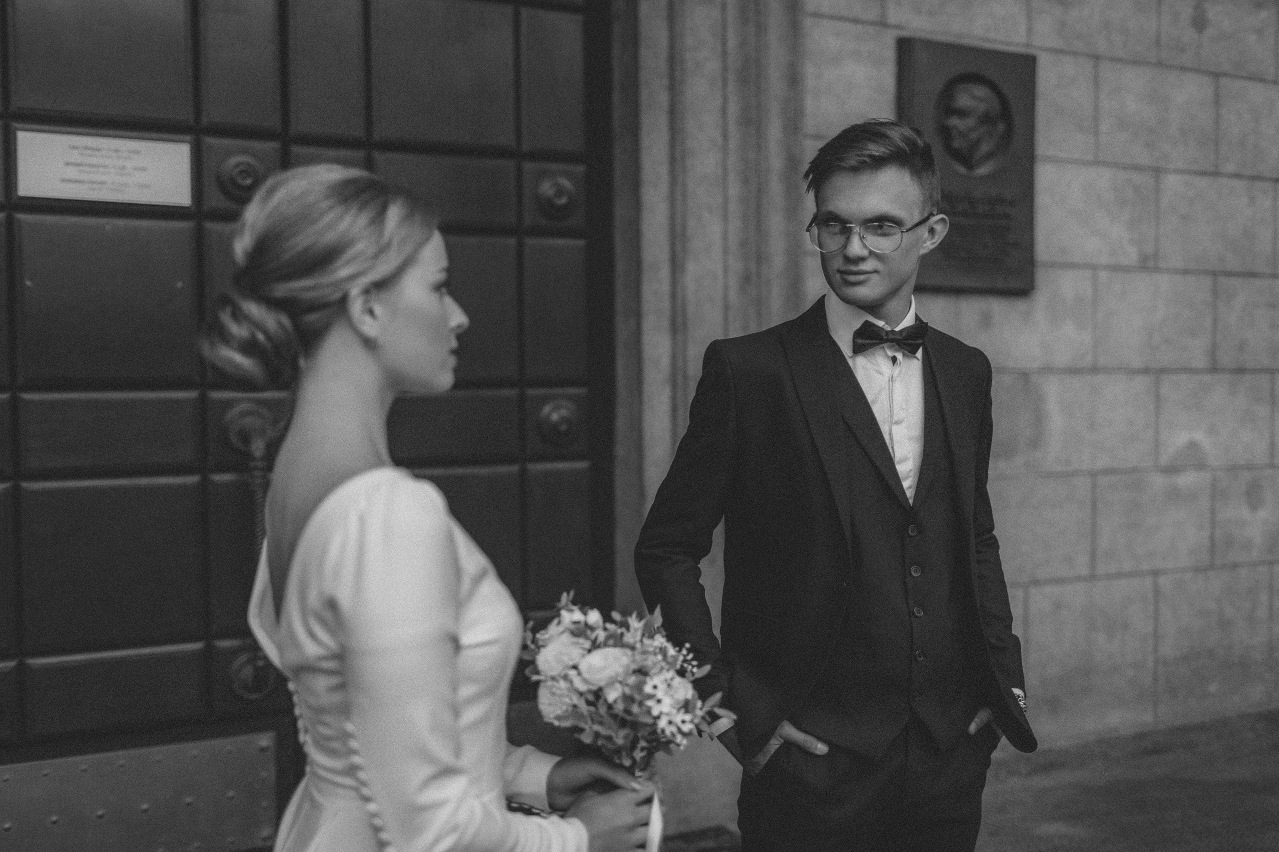 Фотосессия невесты Маргариты в свадебном платье Брижит миди от Бонжур. Свадебный салон-ателье Бонжур в Минске Bonjour