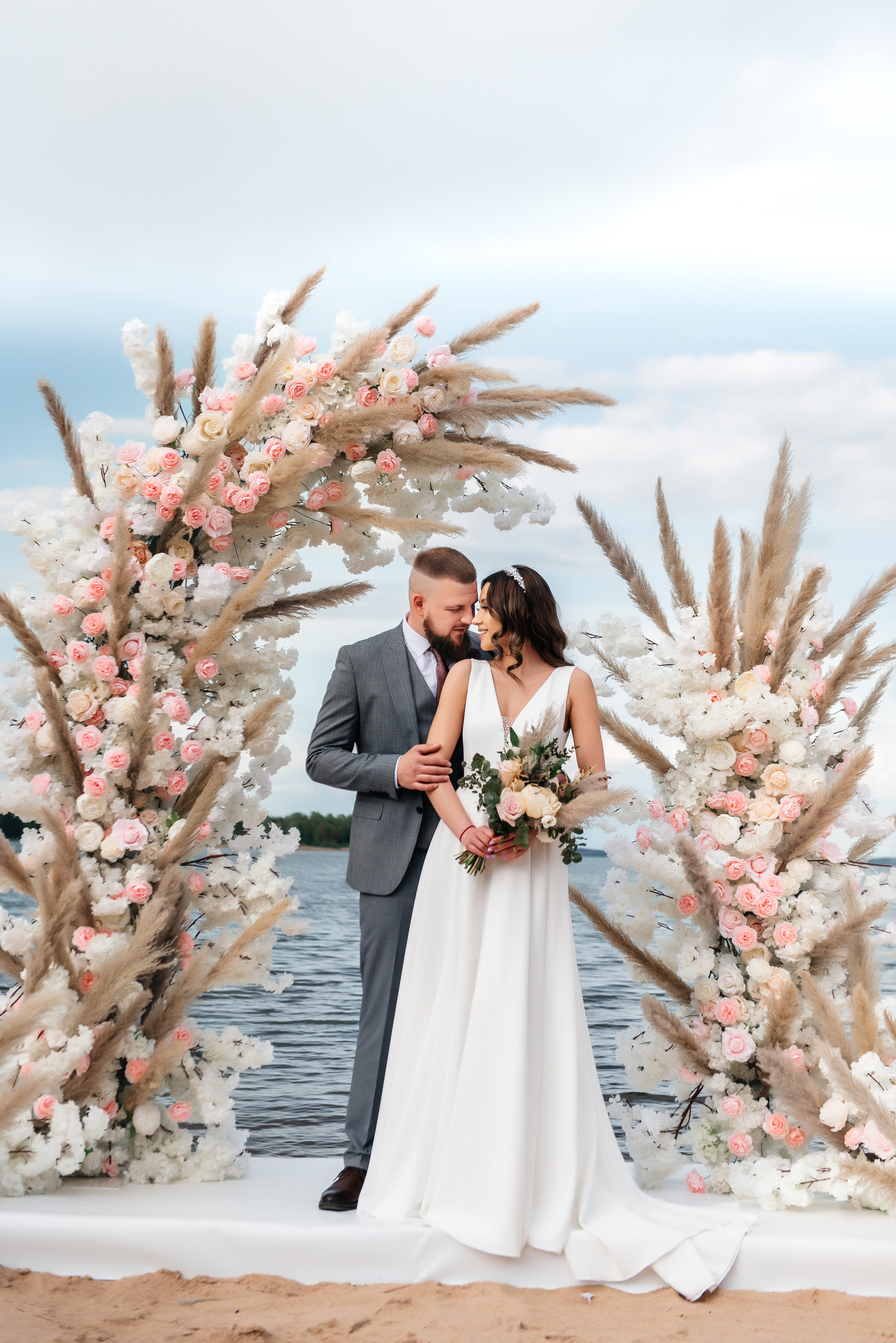 Василиса и Евгений. Свадебный салон-ателье Бонжур в Минске Bonjour