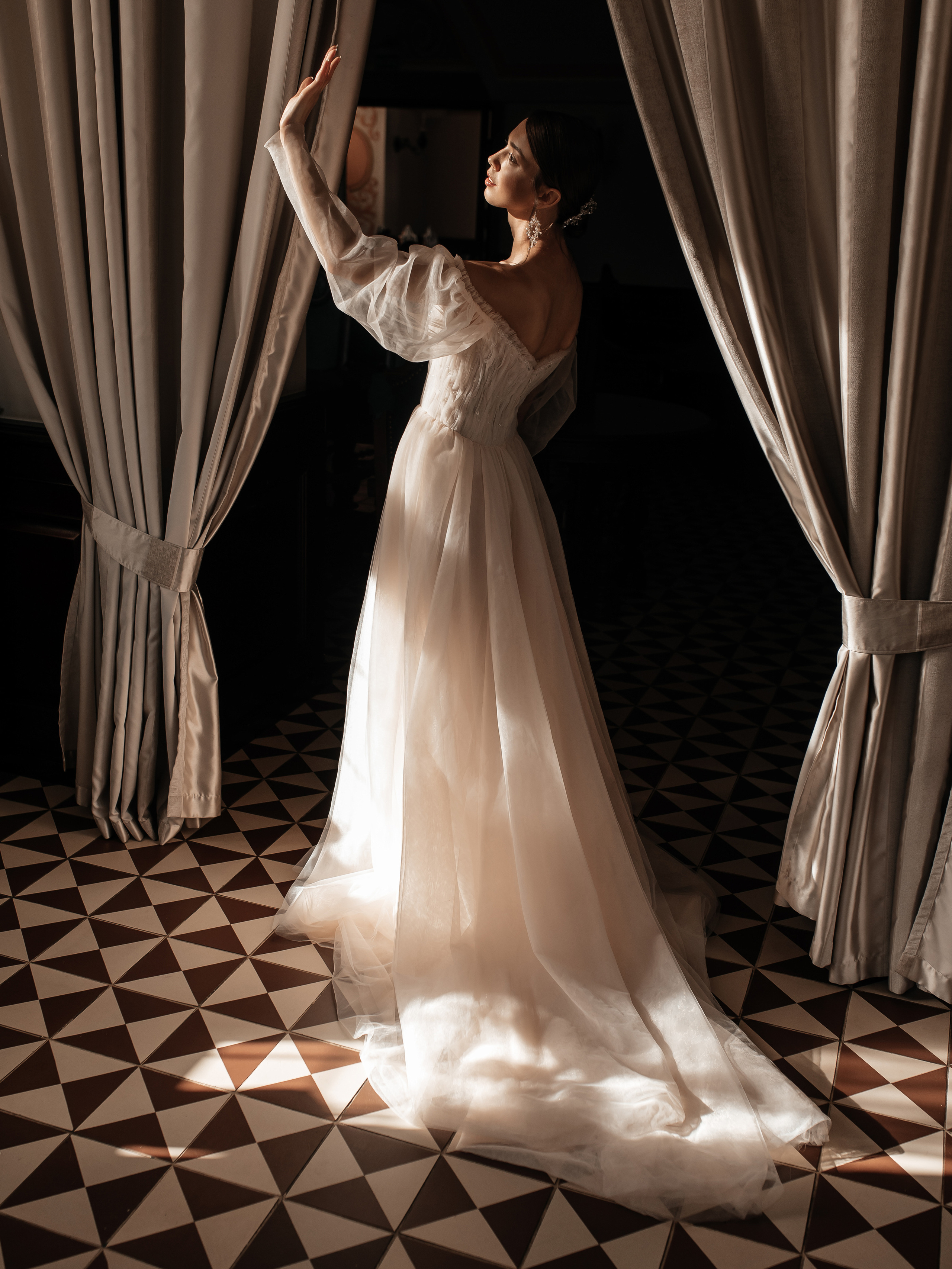 Валентин и Мария. Свадебный салон-ателье Бонжур в Минске Bonjour