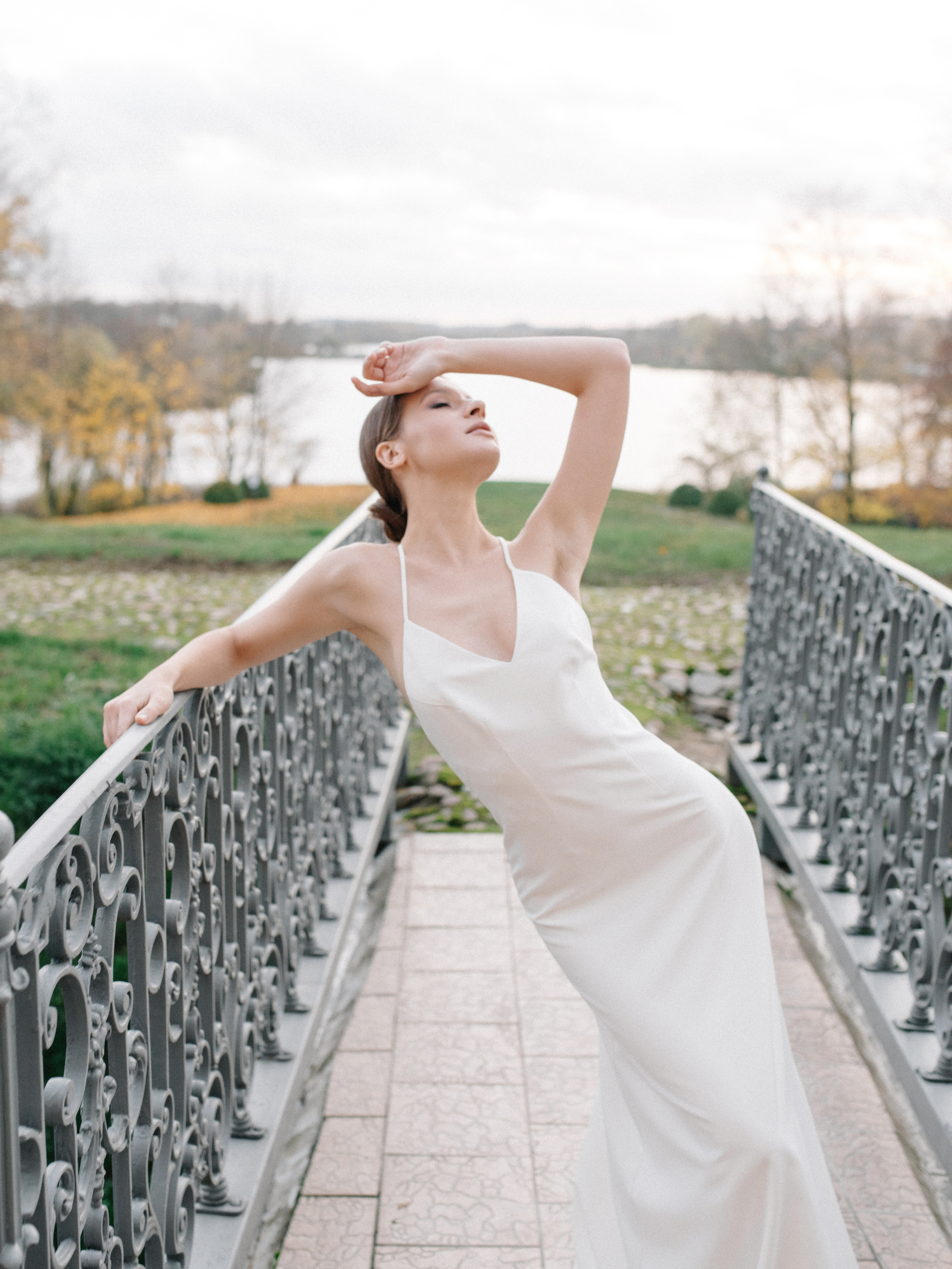 Фотосессия невесты Валерии в свадебном платье Лили  от салона Бонжур. Свадебный салон-ателье Бонжур в Минске Bonjour