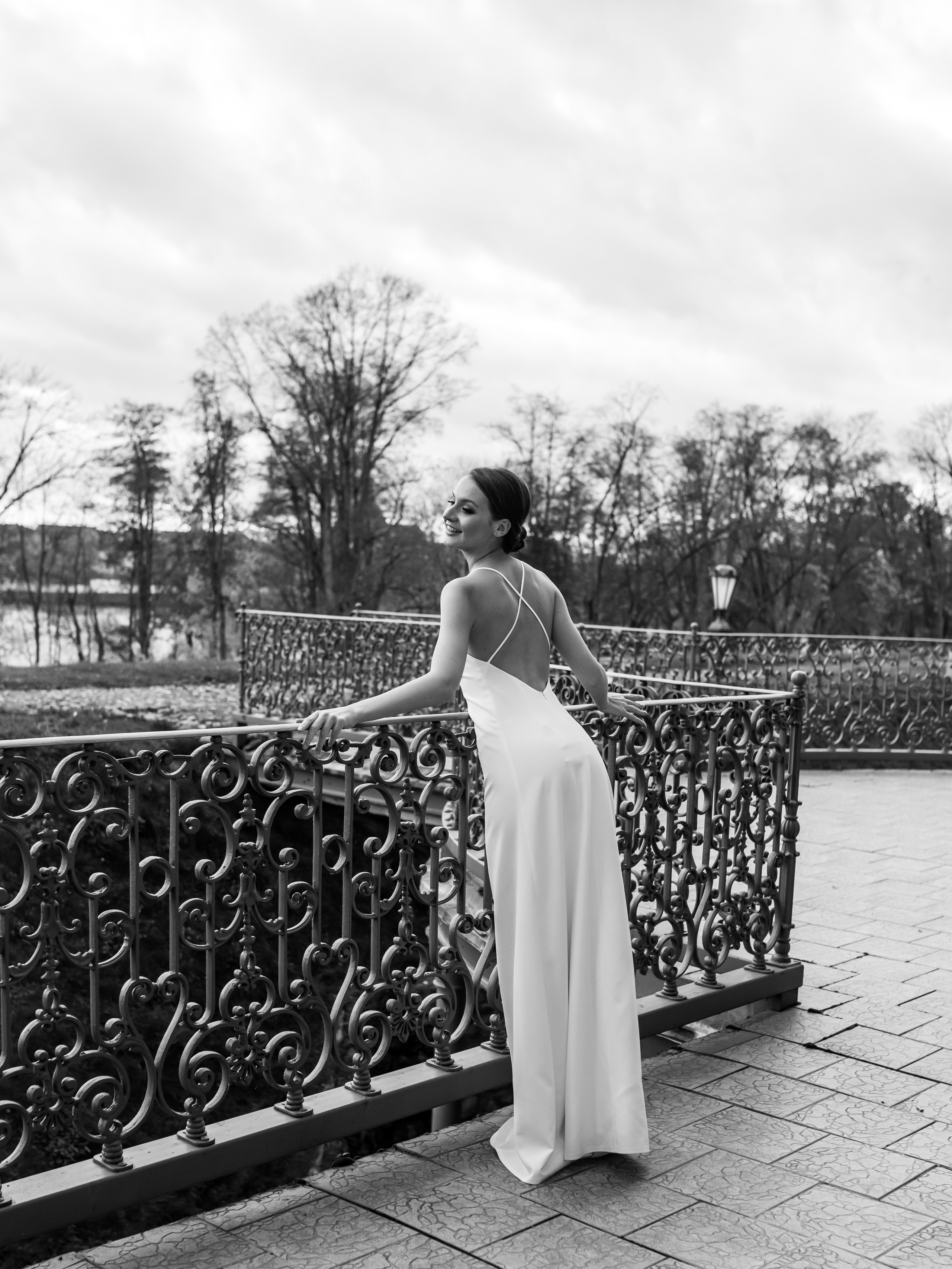 Фотосессия невесты Валерии в свадебном платье Лили  от салона Бонжур. Свадебный салон-ателье Бонжур в Минске Bonjour