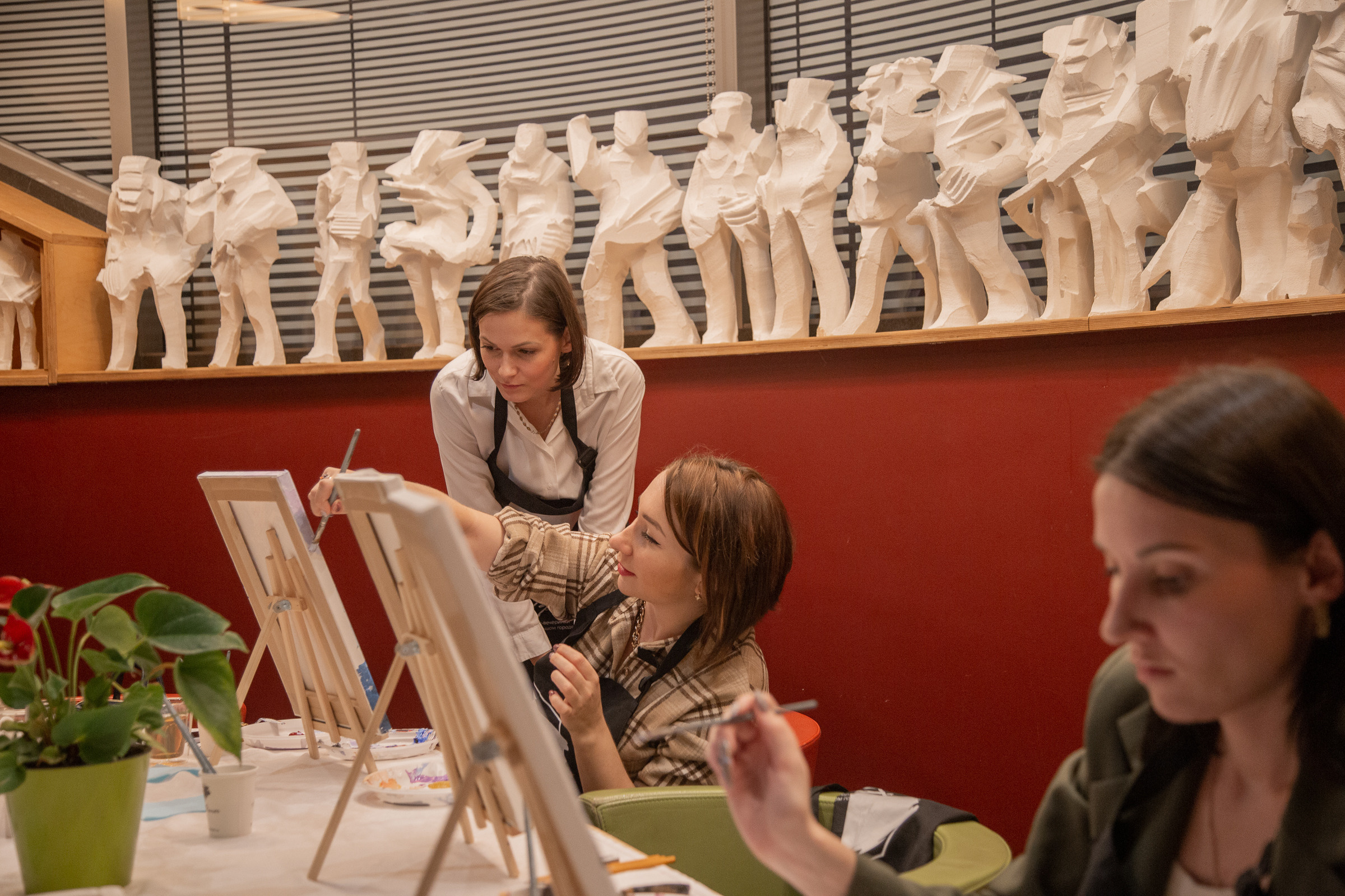 Арт-вечеринка в Москве — репортажная фотосъемка творчества. Фотограф Анна Татаурова | Авторская фотосъемка в Москве