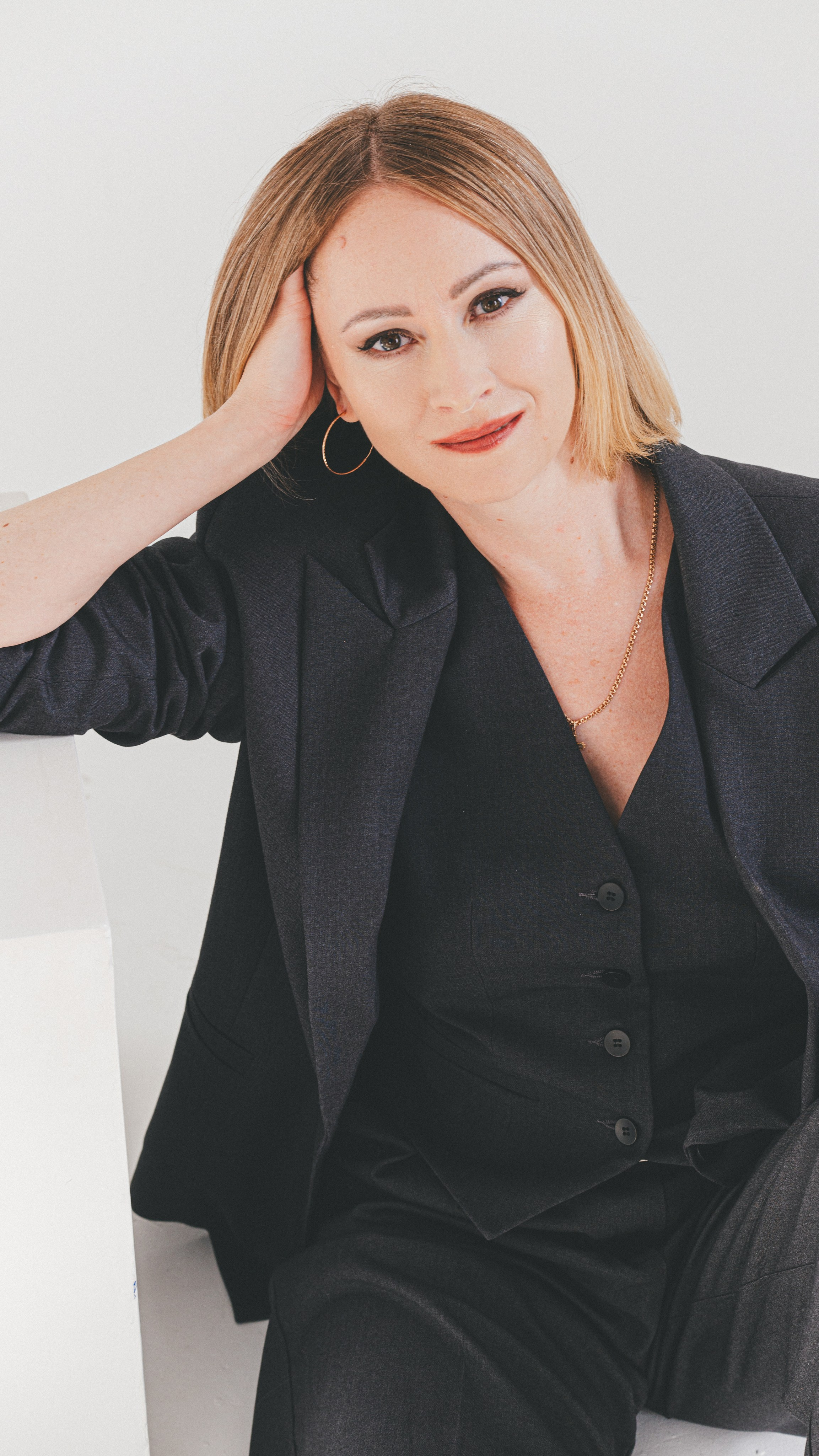 Женские студийные портреты. Главная