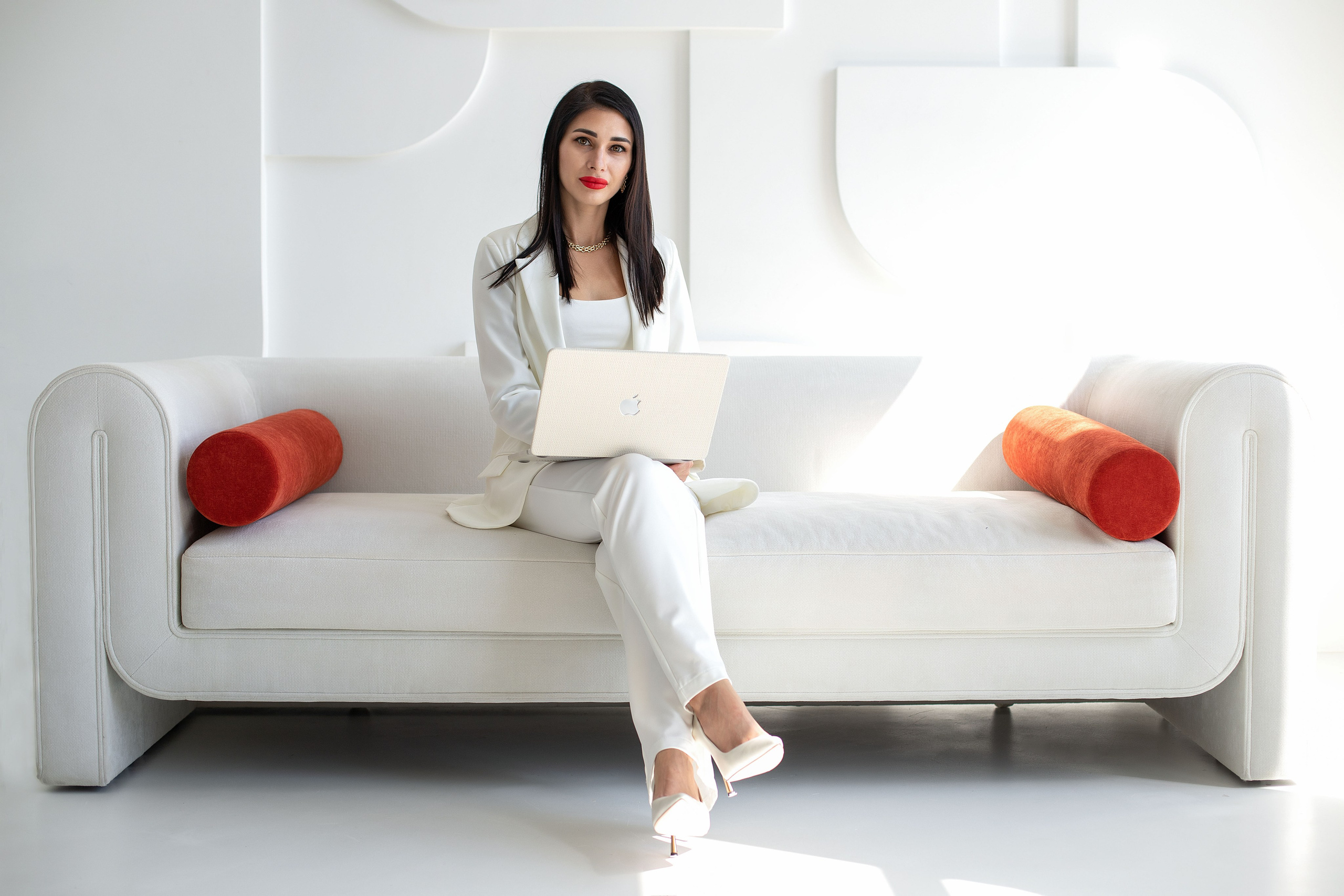 Бизнес контент для продвижения специалистов. Женский и портретный фотограф Мила Прошина. Краснодаар