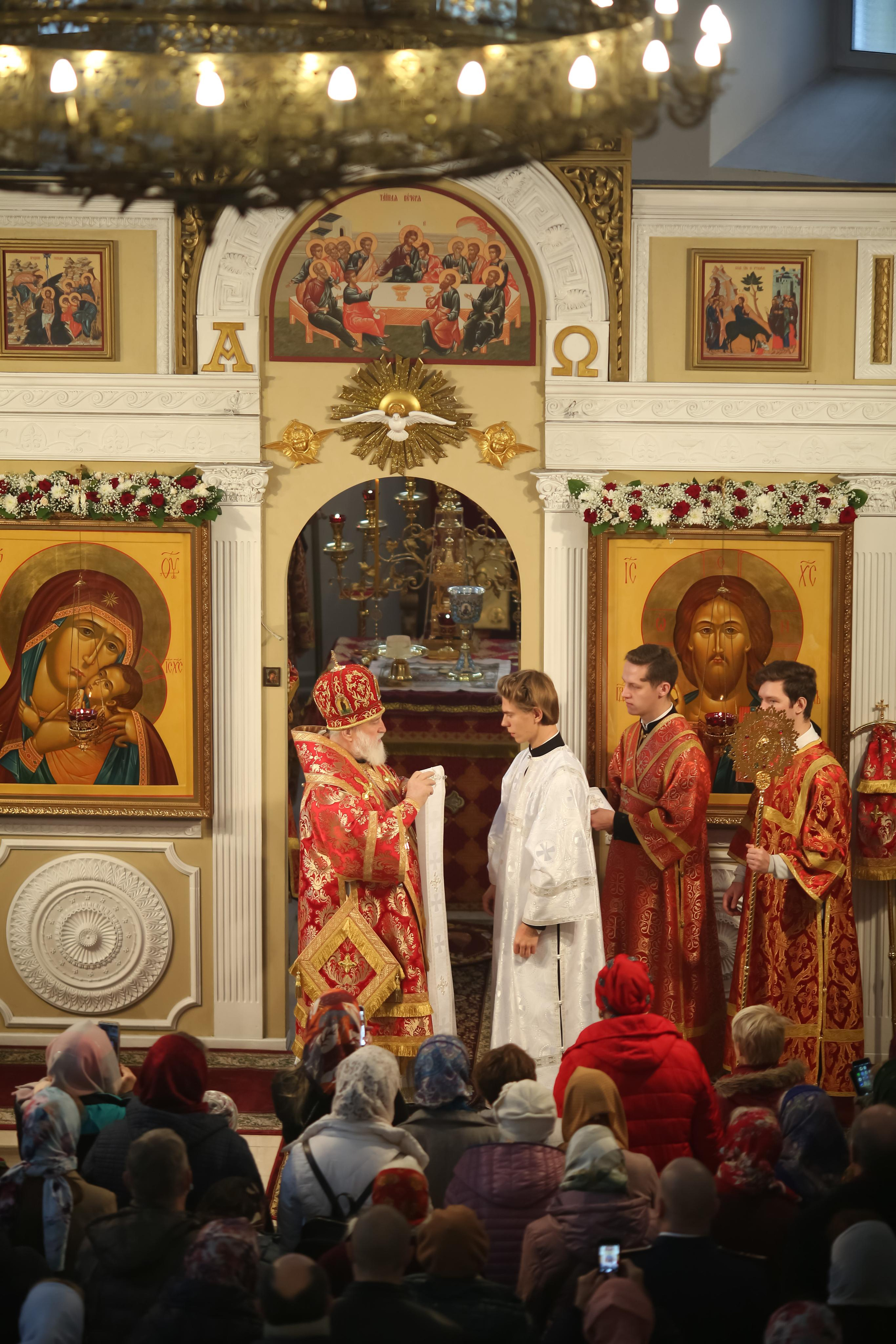 Архиерейское богослужение в честь новомучеников Жуковских. Семейный и детский фотограф Анна Петракова