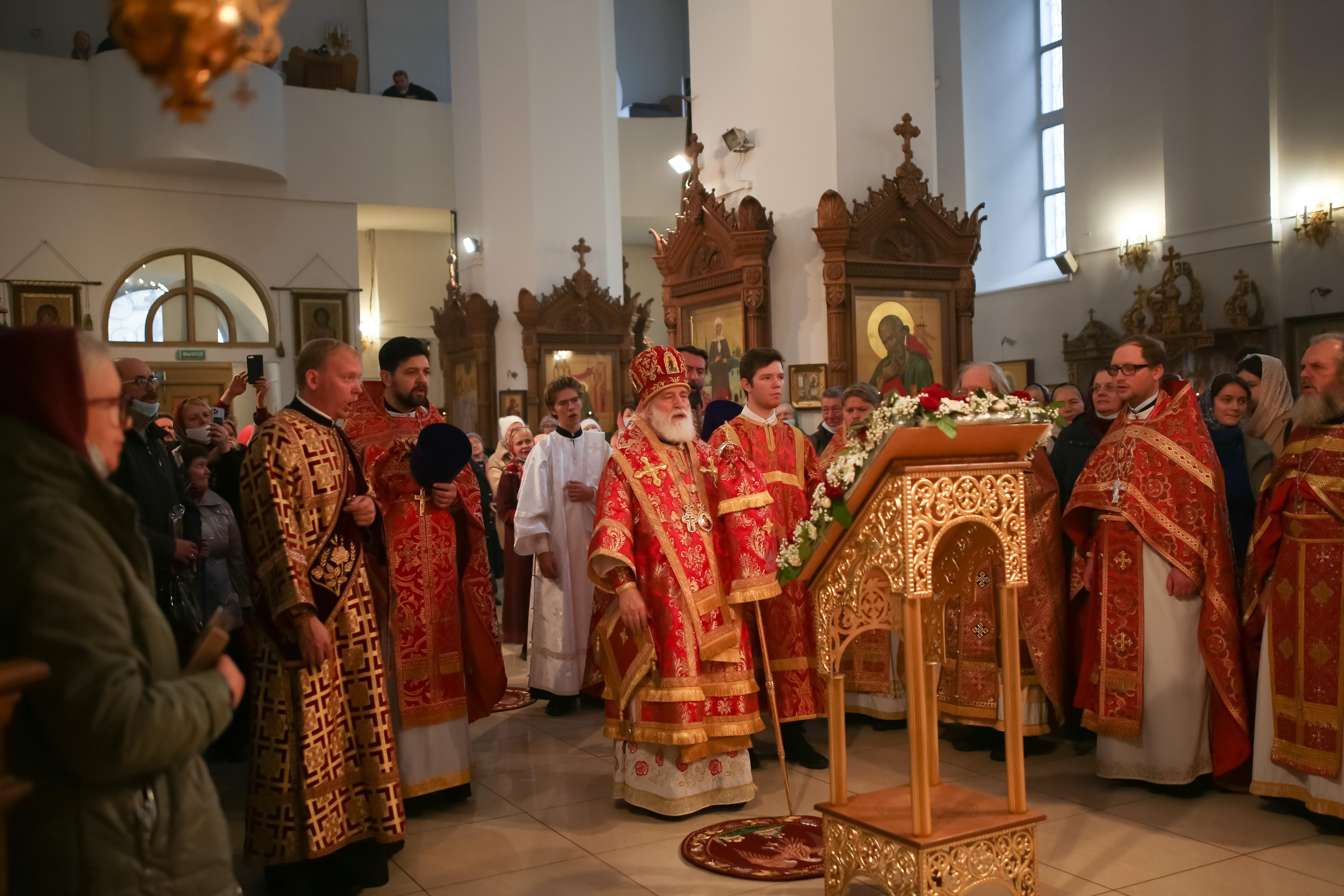 Архиерейское богослужение в честь новомучеников Жуковских. Семейный и детский фотограф Анна Петракова