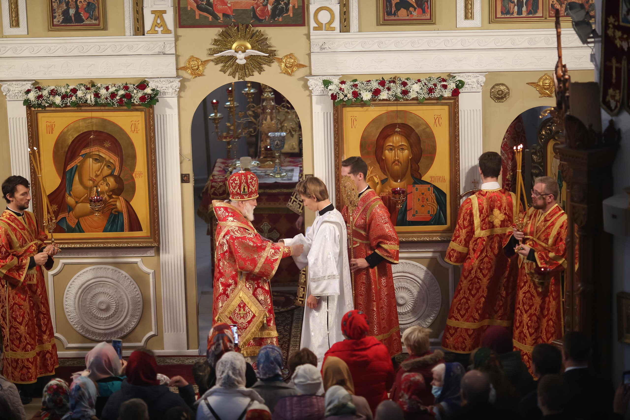 Архиерейское богослужение в честь новомучеников Жуковских. Семейный и детский фотограф Анна Петракова