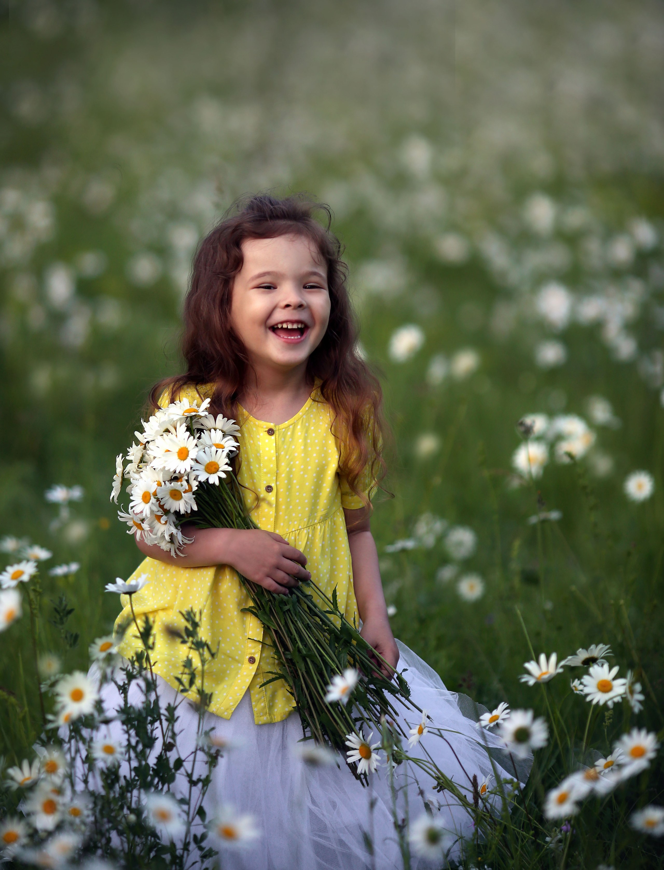 Марина и Кристина ромашковое поле. Семейный и детский фотограф Анна Петракова