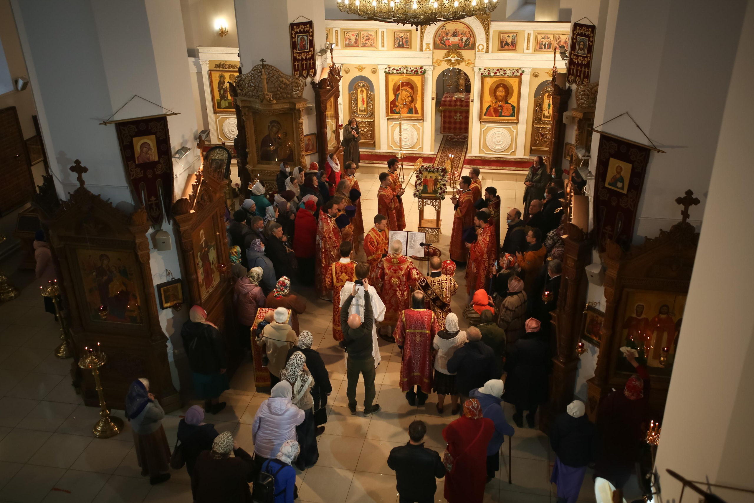 Архиерейское богослужение в честь новомучеников Жуковских. Семейный и детский фотограф Анна Петракова