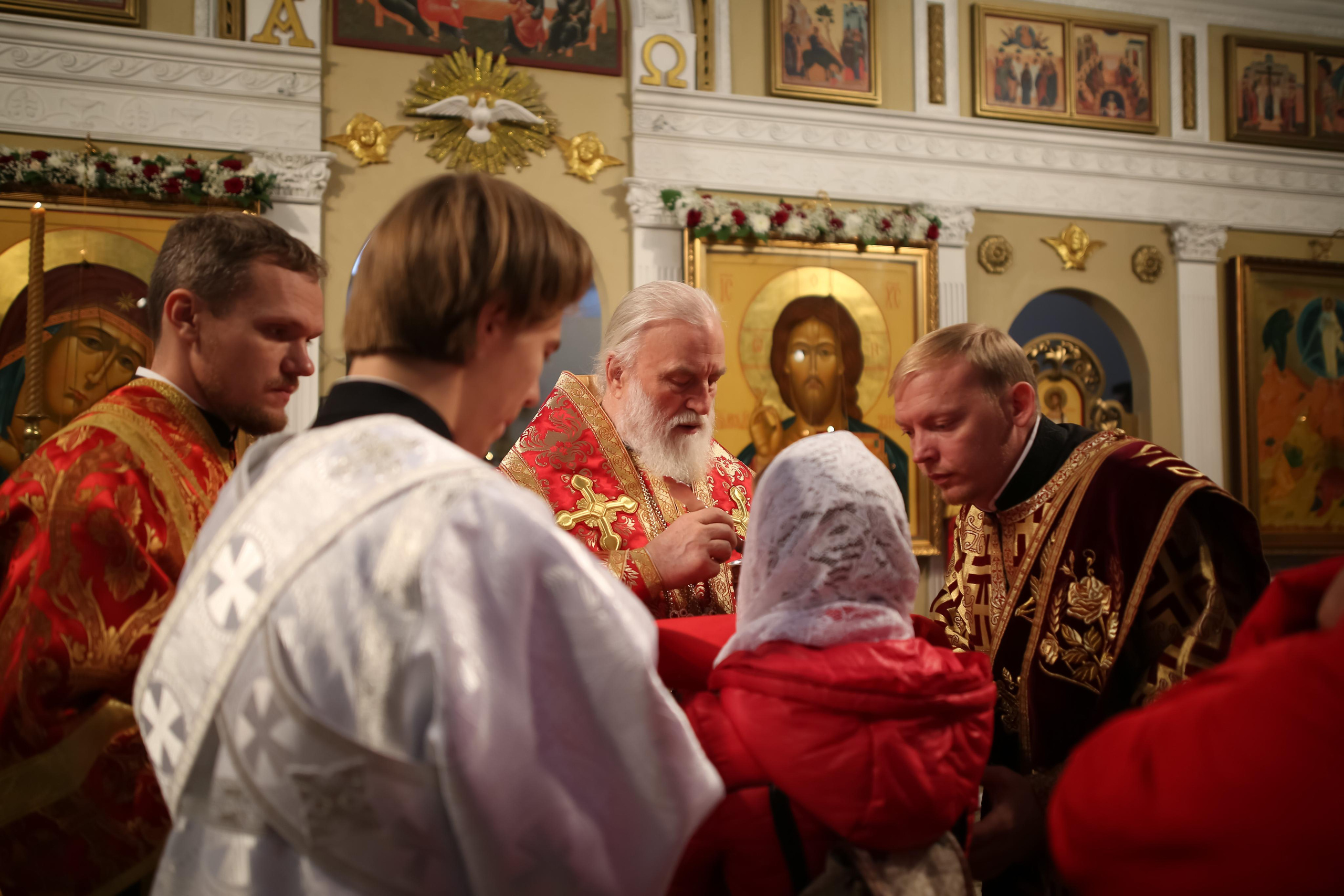 Архиерейское богослужение в честь новомучеников Жуковских. Семейный и детский фотограф Анна Петракова