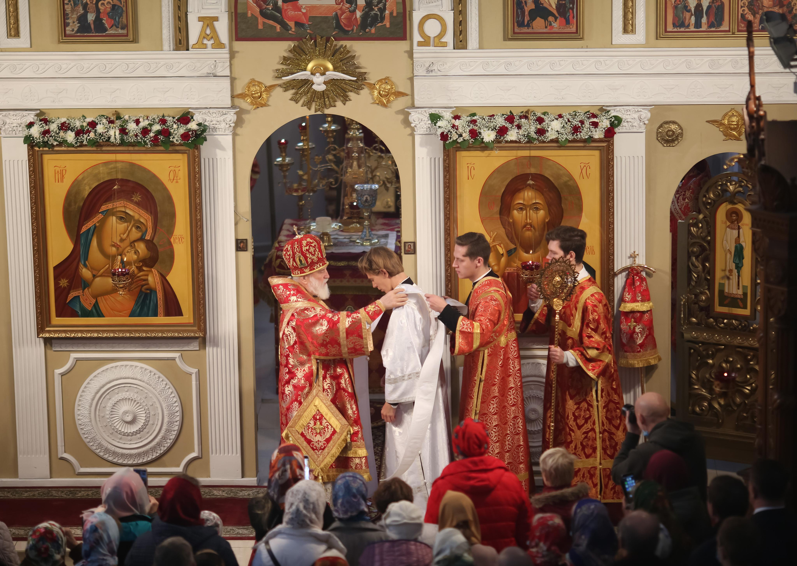 Архиерейское богослужение в честь новомучеников Жуковских. Семейный и детский фотограф Анна Петракова