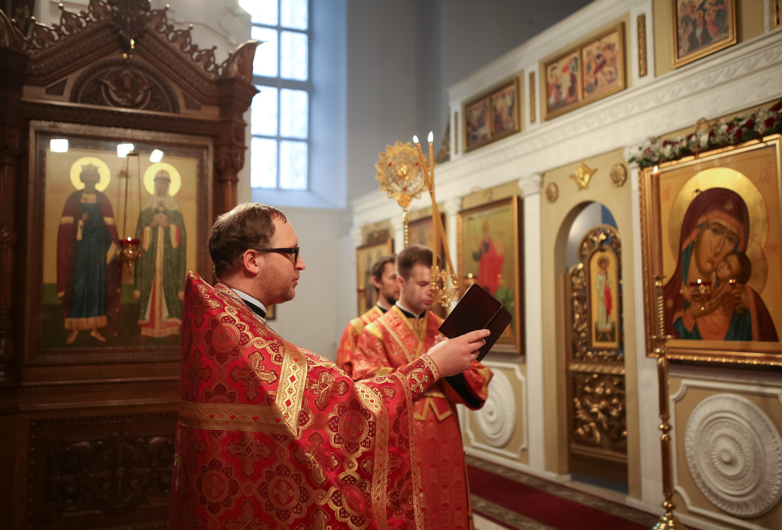 Архиерейское богослужение в честь новомучеников Жуковских. Семейный и детский фотограф Анна Петракова