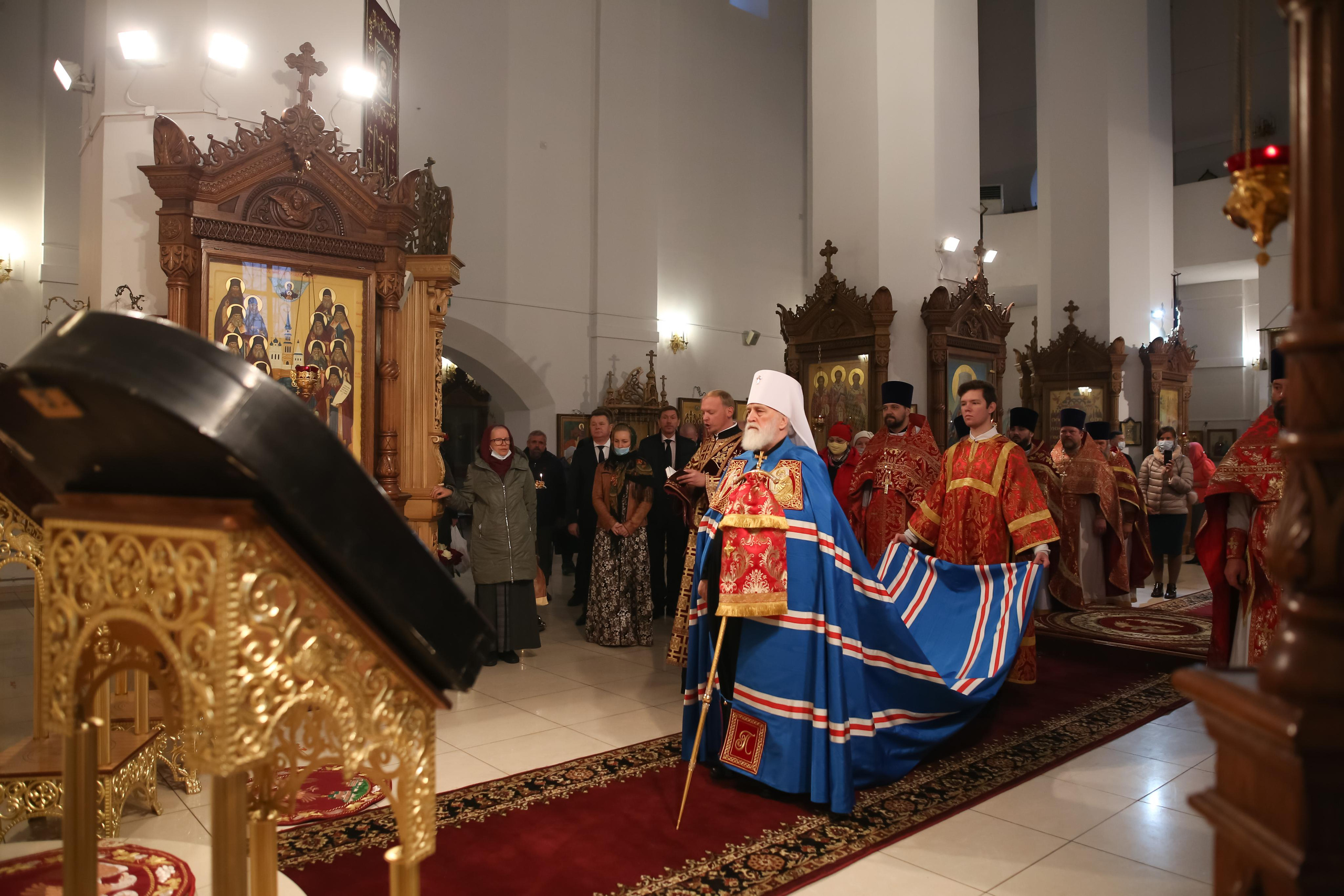 Архиерейское богослужение в честь новомучеников Жуковских. Семейный и детский фотограф Анна Петракова