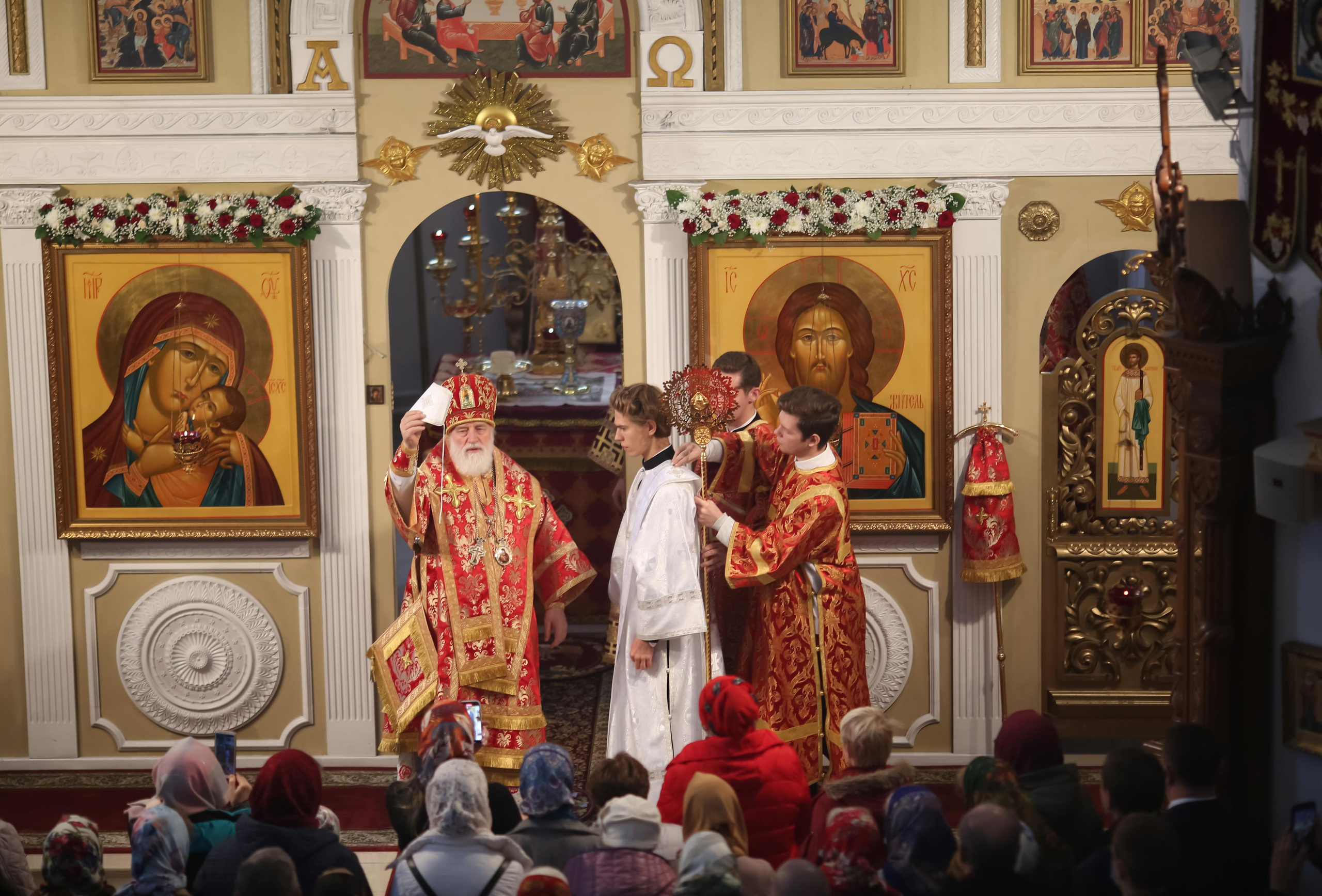 Архиерейское богослужение в честь новомучеников Жуковских. Семейный и детский фотограф Анна Петракова