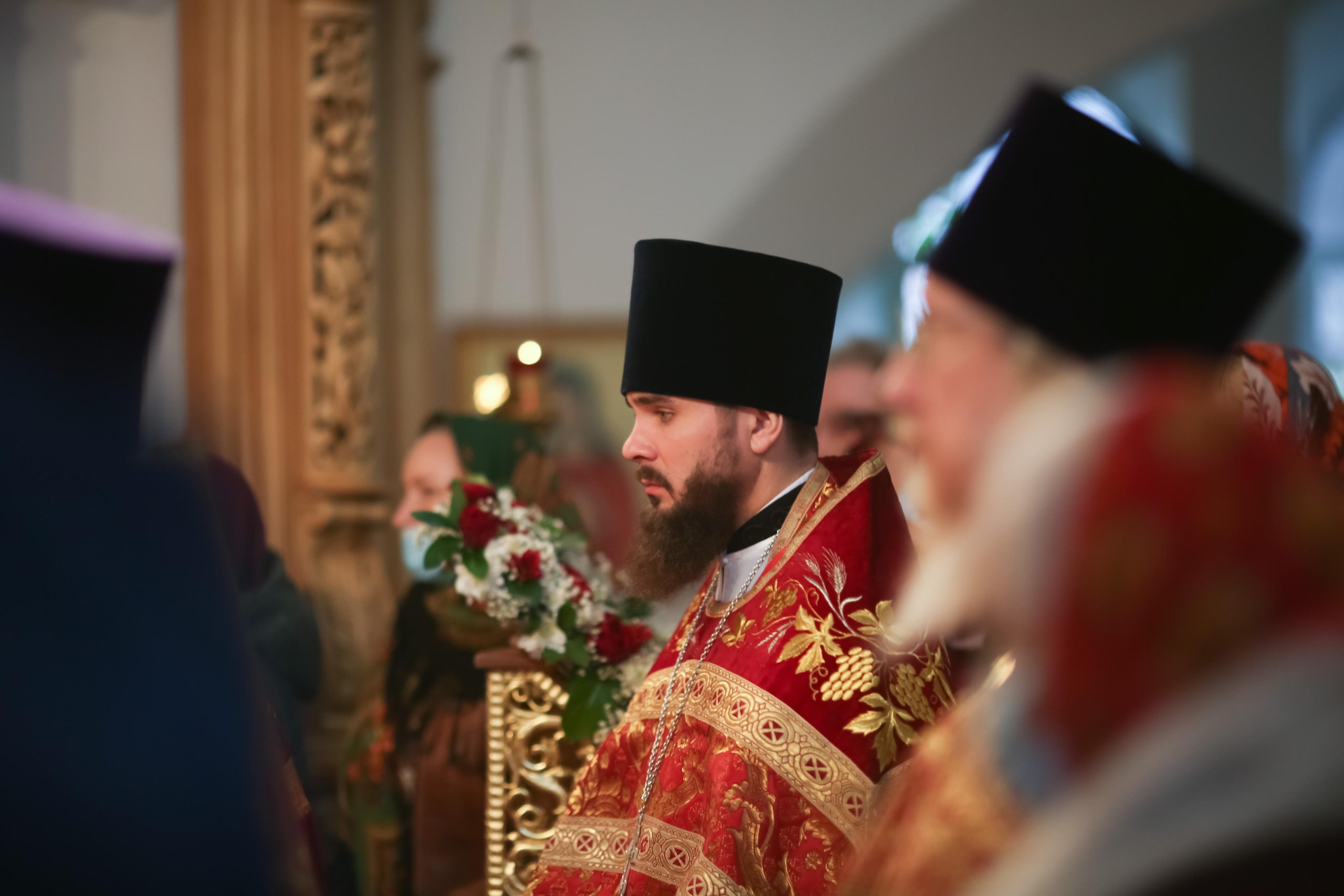 Архиерейское богослужение в честь новомучеников Жуковских. Семейный и детский фотограф Анна Петракова