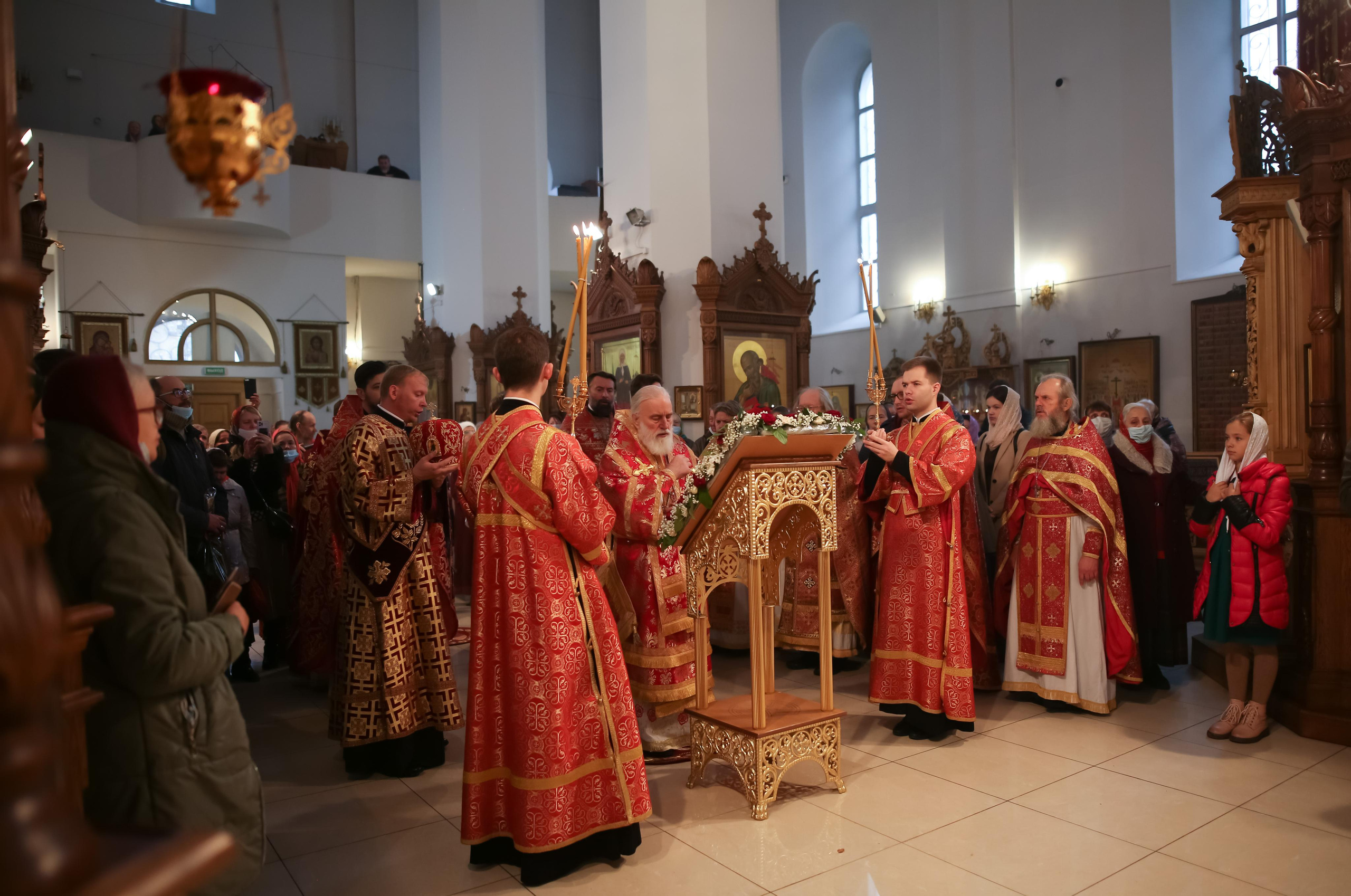 Архиерейское богослужение в честь новомучеников Жуковских. Семейный и детский фотограф Анна Петракова