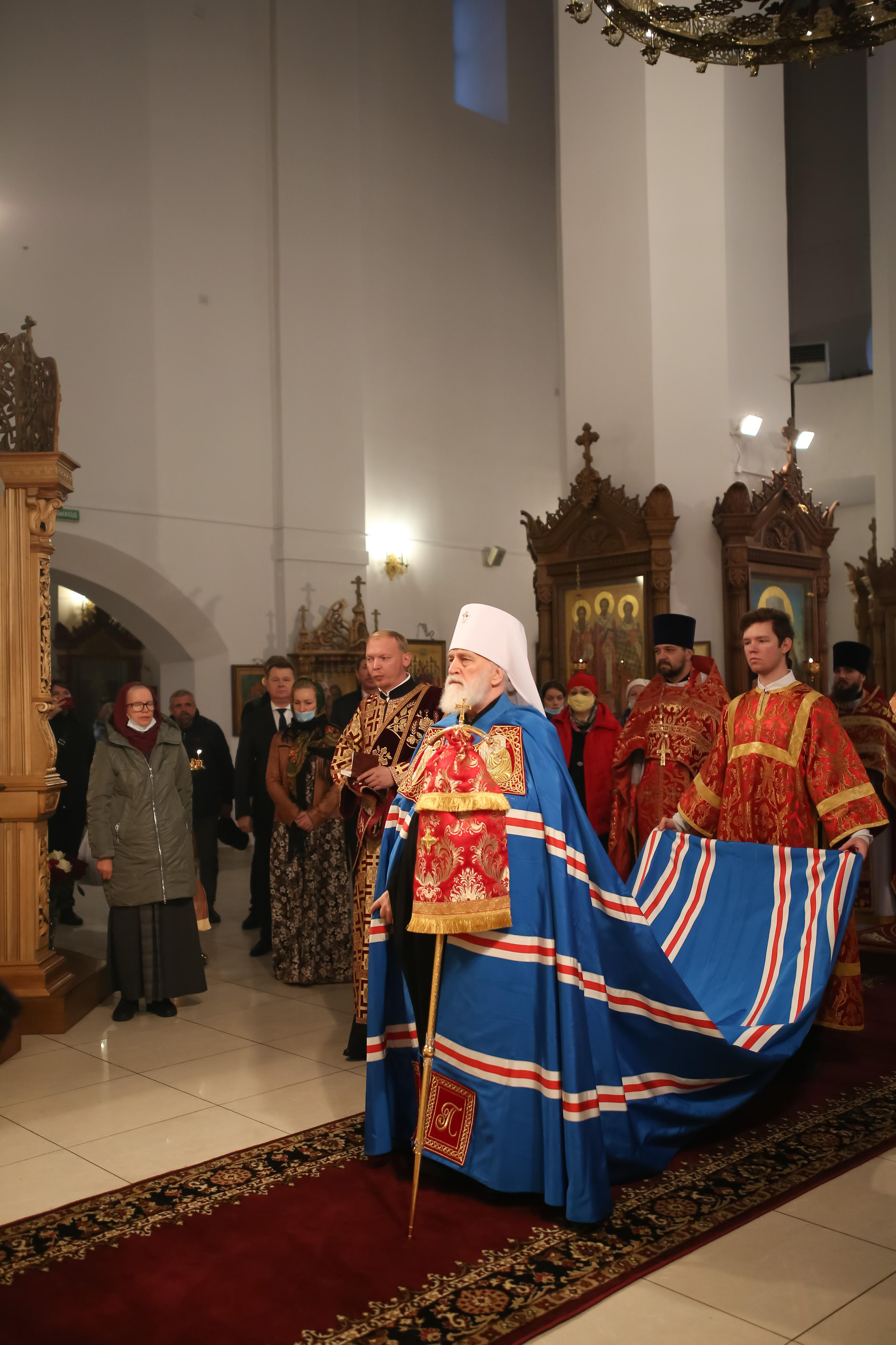 Архиерейское богослужение в честь новомучеников Жуковских. Семейный и детский фотограф Анна Петракова