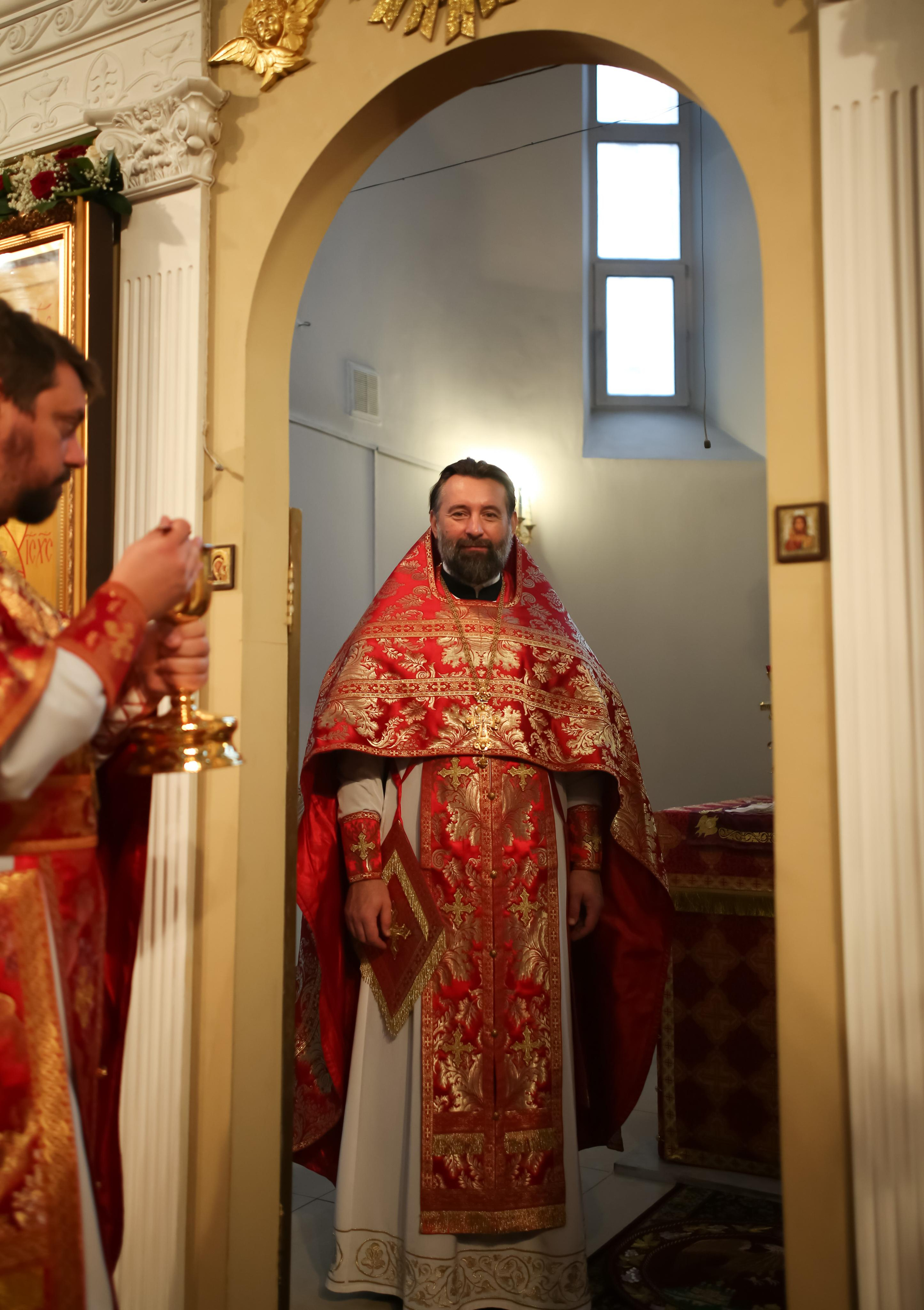 Архиерейское богослужение в честь новомучеников Жуковских. Семейный и детский фотограф Анна Петракова