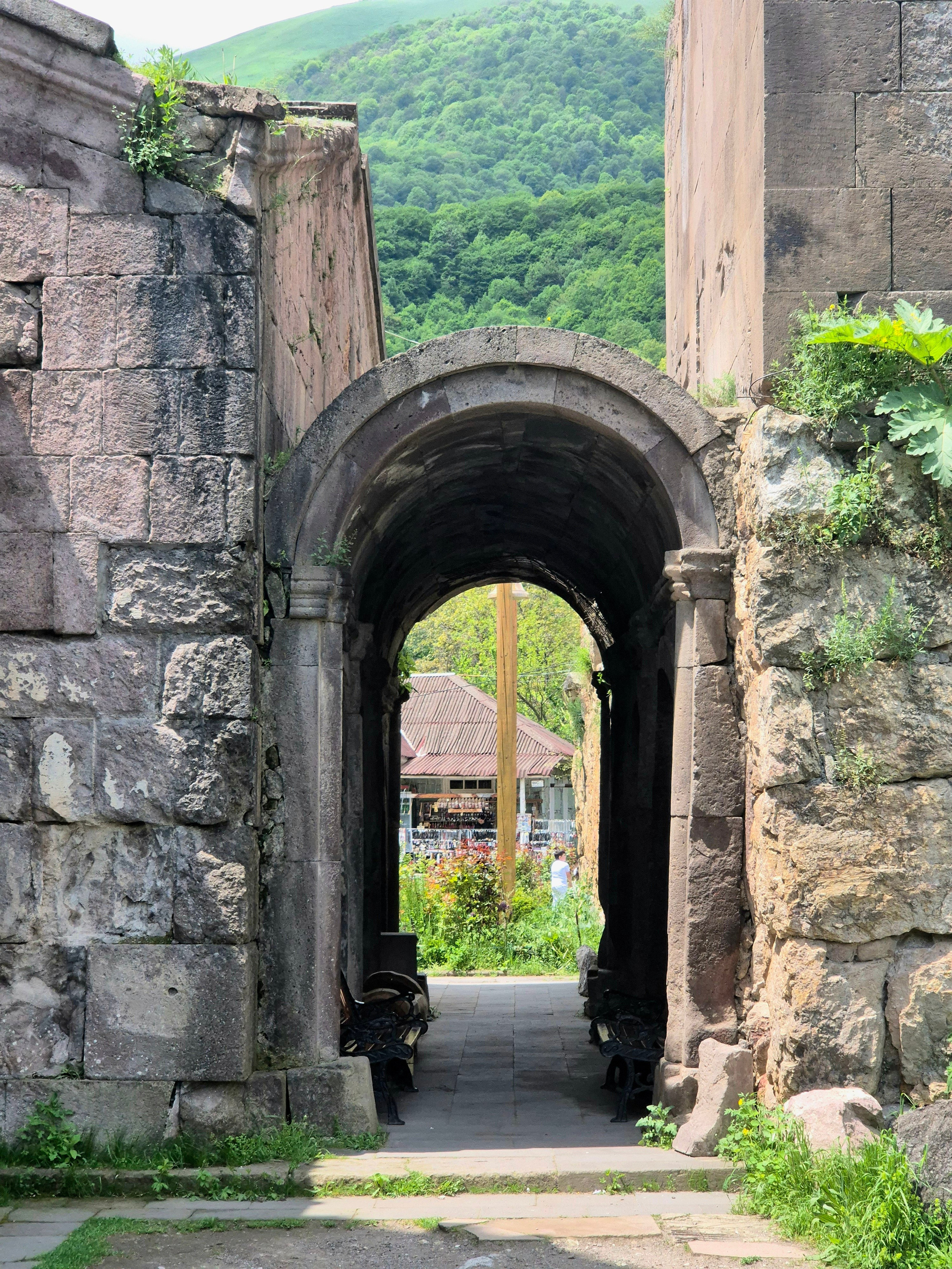 Прогулялись по дворику монастыря