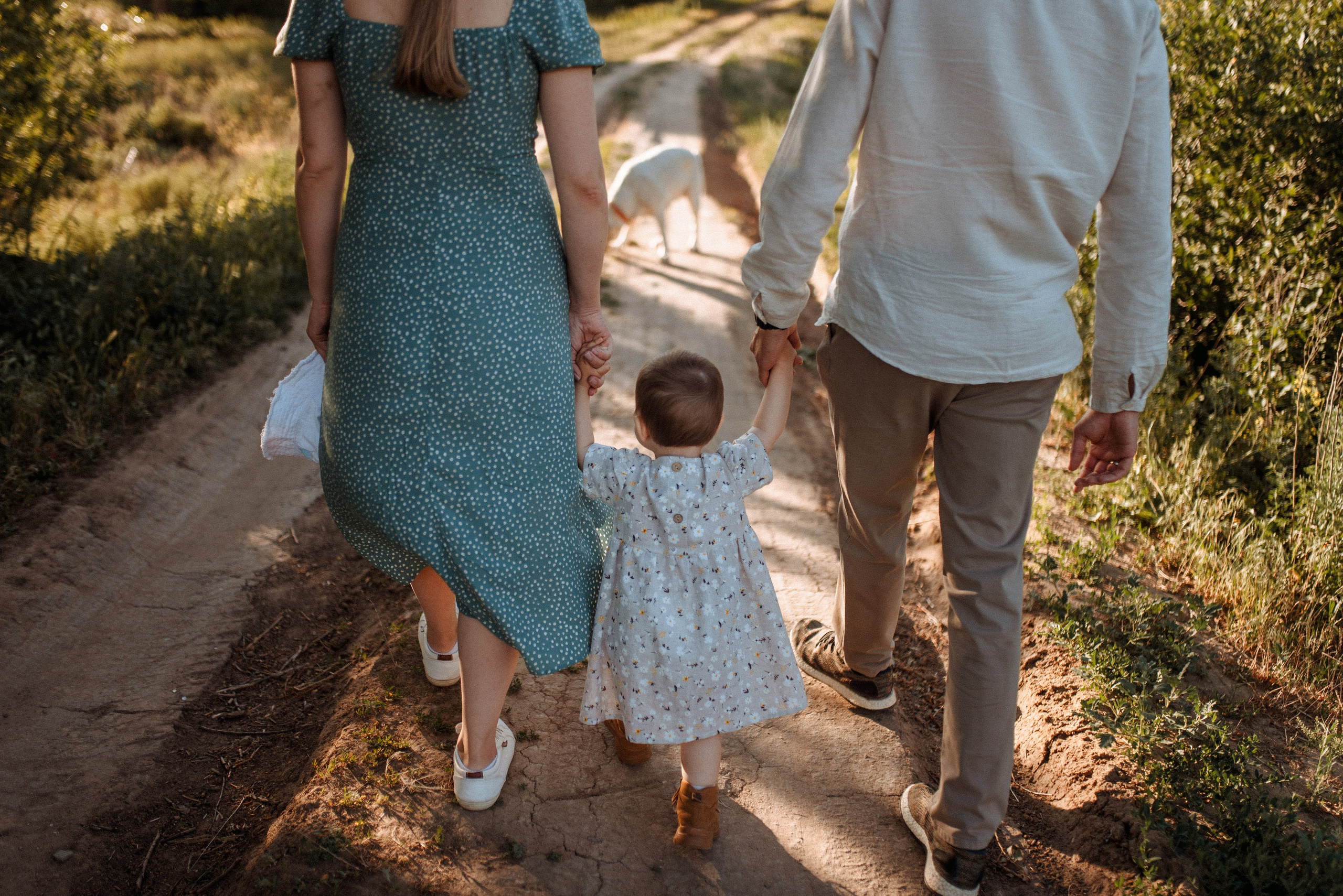 Трое в поле, не считая собаки. Семейный документальный фотограф в Волгограде Мариэта Додина
