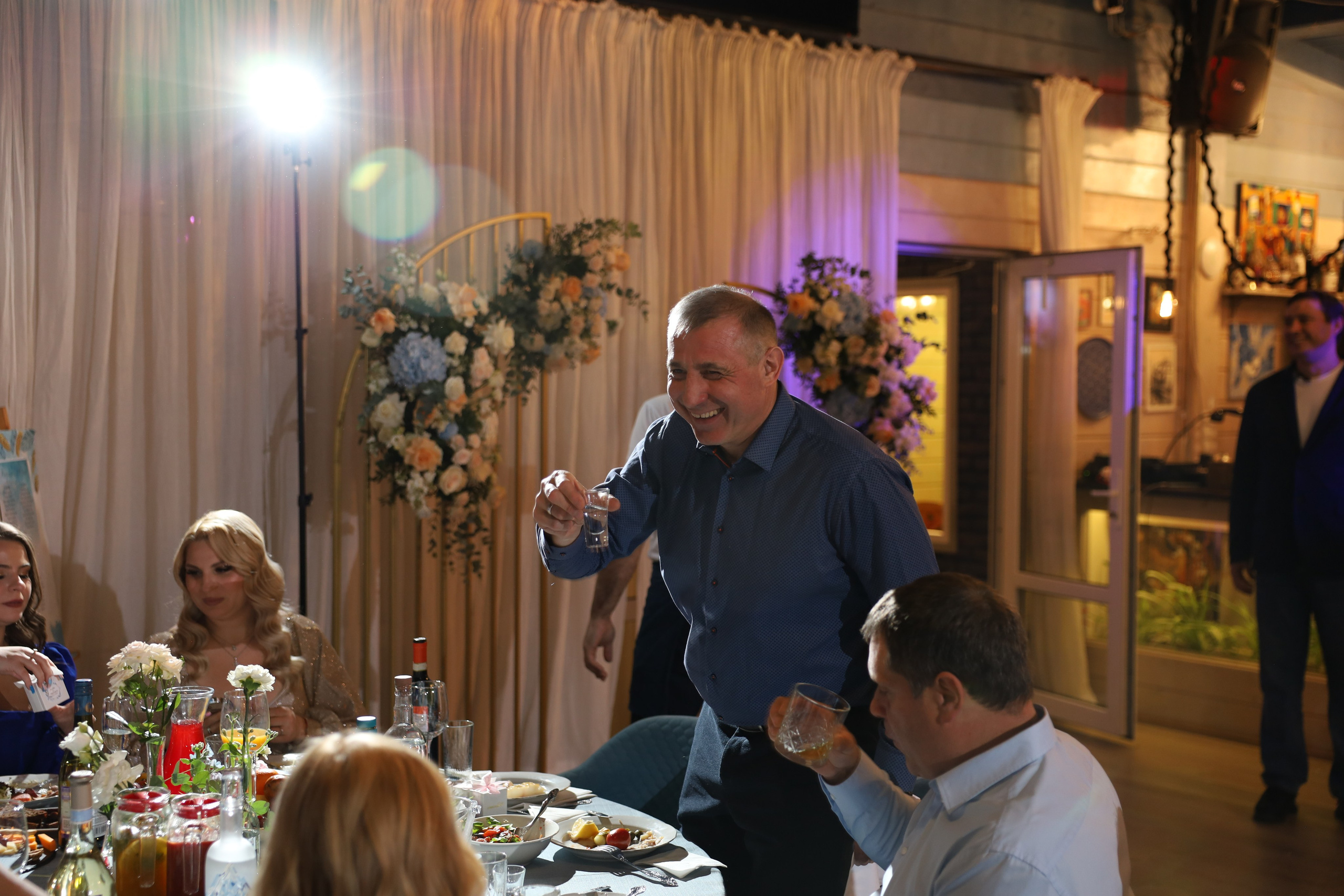 𝒜𝓇𝓉𝑒𝓂 & 𝐿𝓎𝓊𝓈𝓎𝒶 (𝓇𝑒𝓈𝓉𝒶𝓊𝓇𝒶𝓃𝓉). 𝑀𝑜𝓈𝒸𝑜𝓌. Свадебный фотограф в Санкт-Петербурге