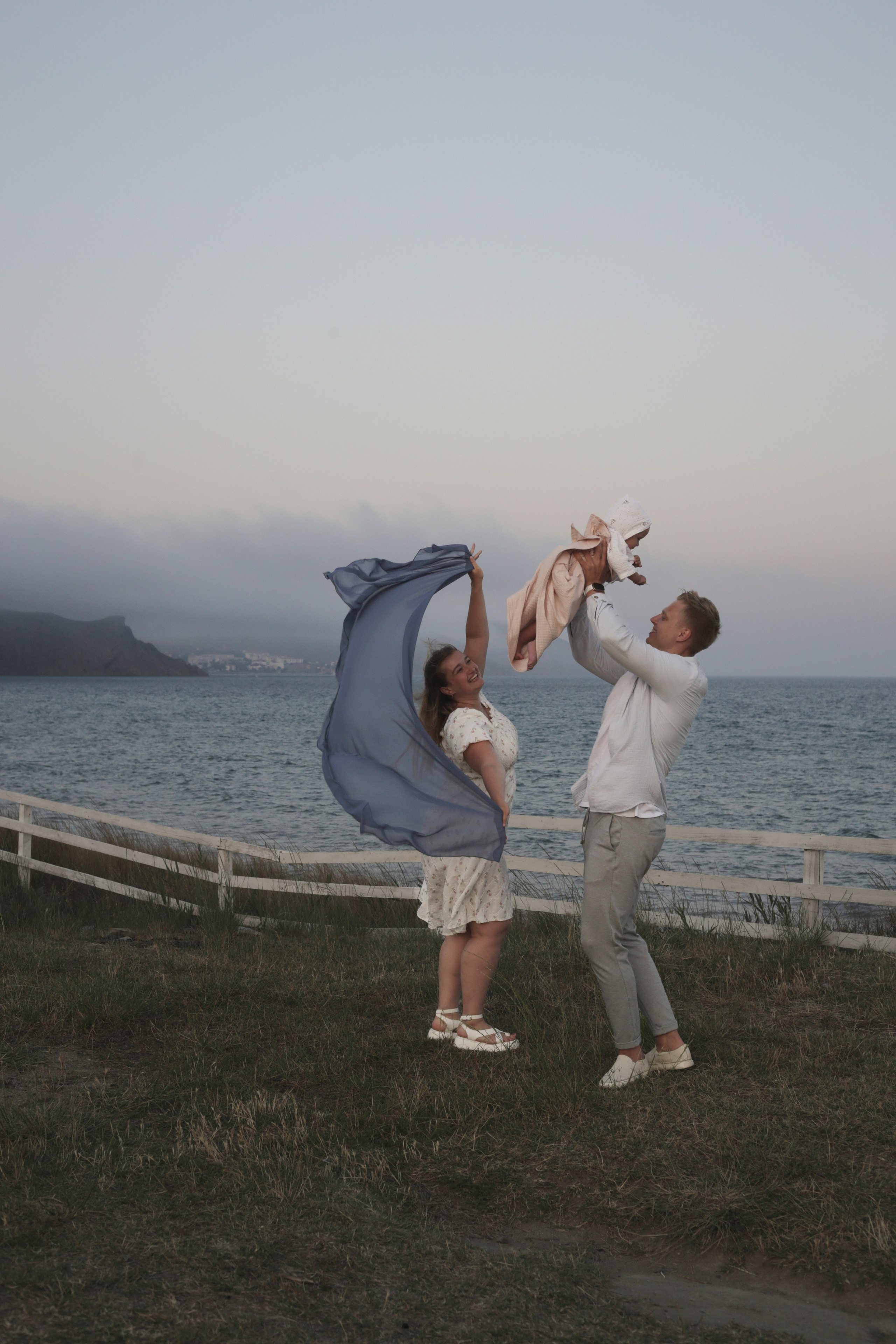 Семейная фотосессия с малышом в Крыму у моря Коктебель