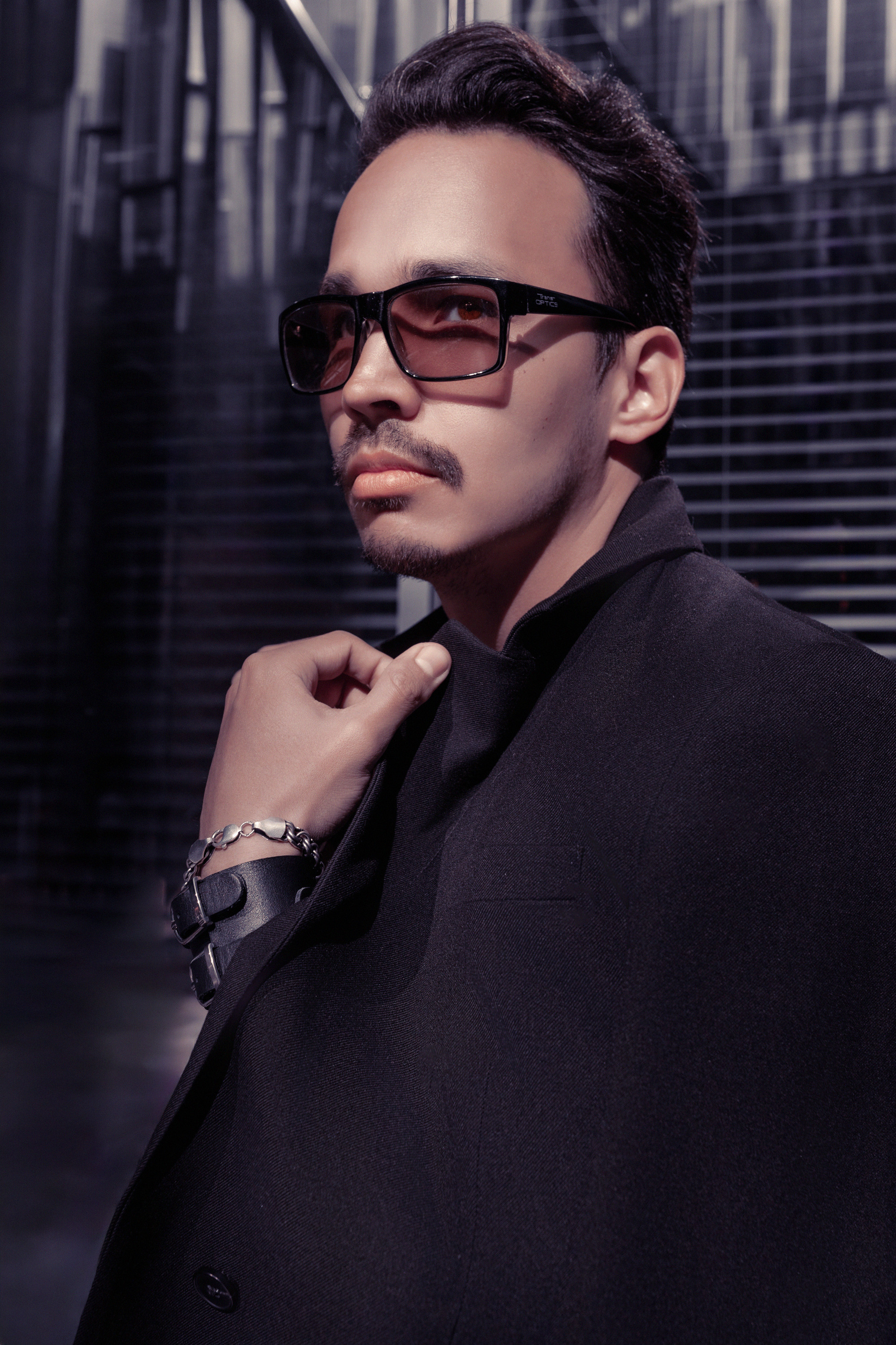 Портретный фотограф, свадебный фотограф, студийный фотограф, фотосессия Love Story, концертный фотограф, репортажный фотограф, коммерческий фотограф, фешн фотограф, международный фотограф, предметный фотограф