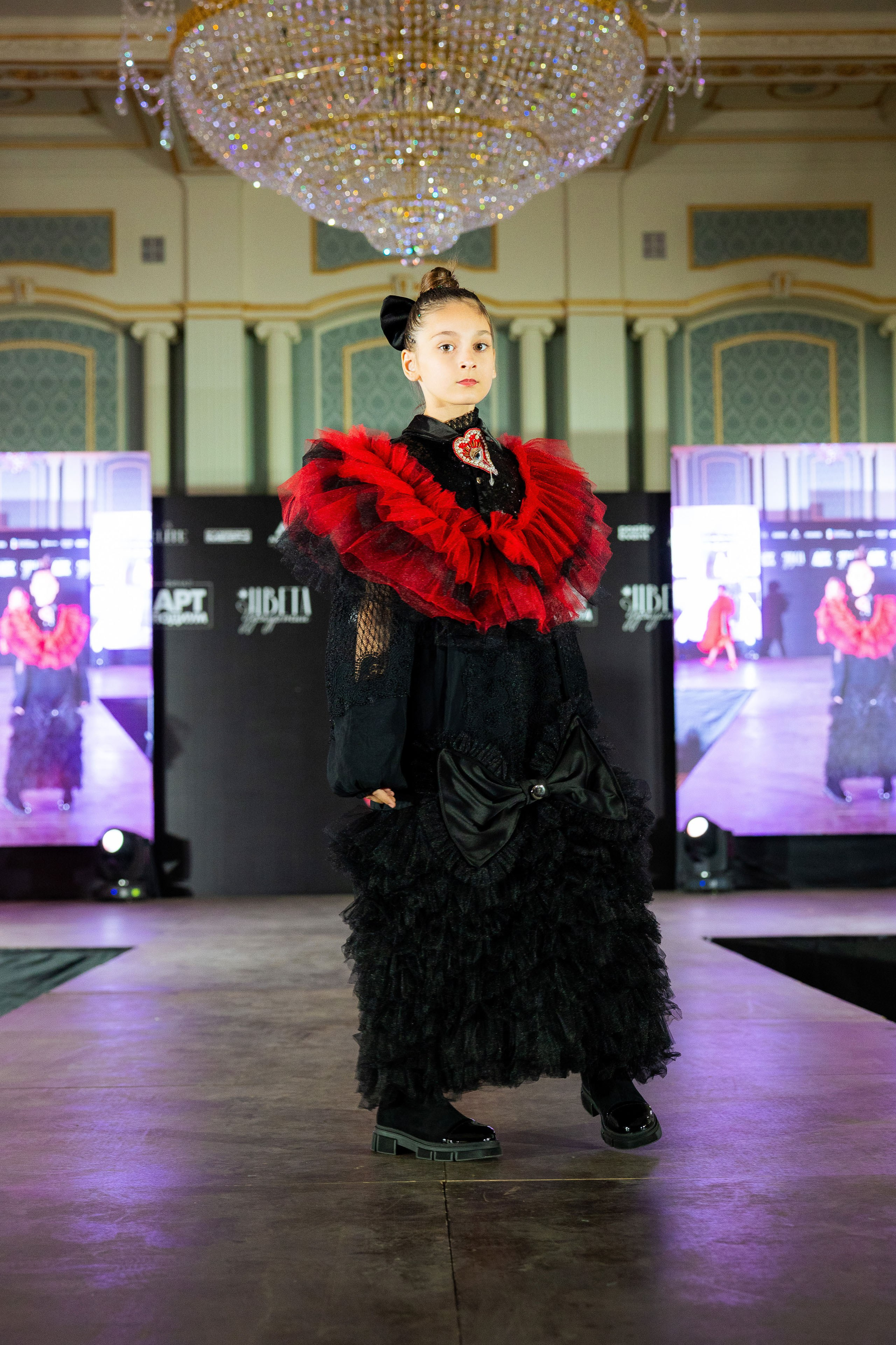 Арт-подиум «Цвета Удмуртии». Показ мод [25/10/24]. Фотограф Виноградов Константин