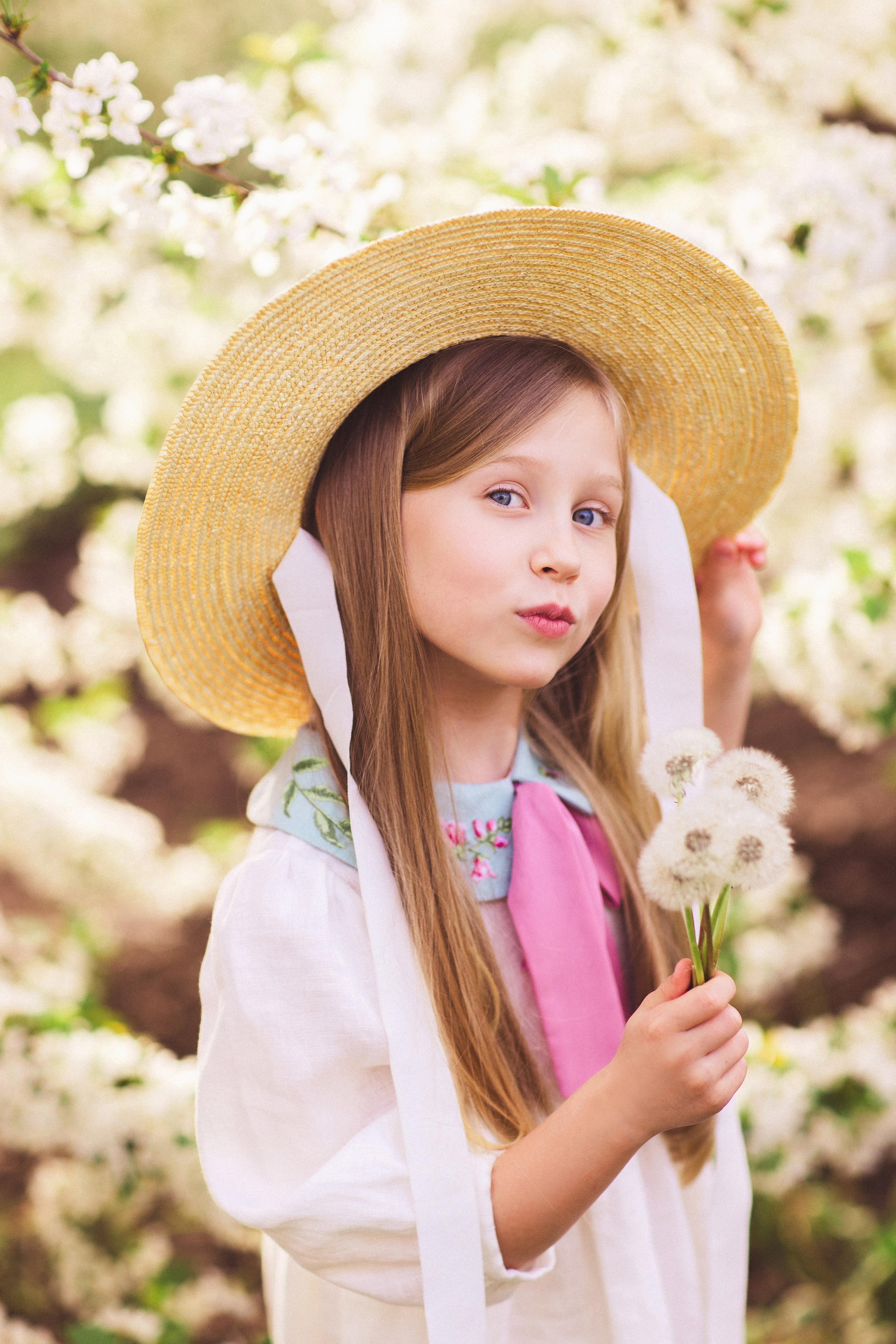 Фотосессия в цветущем саду с козочкой. Семейный и детский фотограф в Краснодаре Анна Трашкова