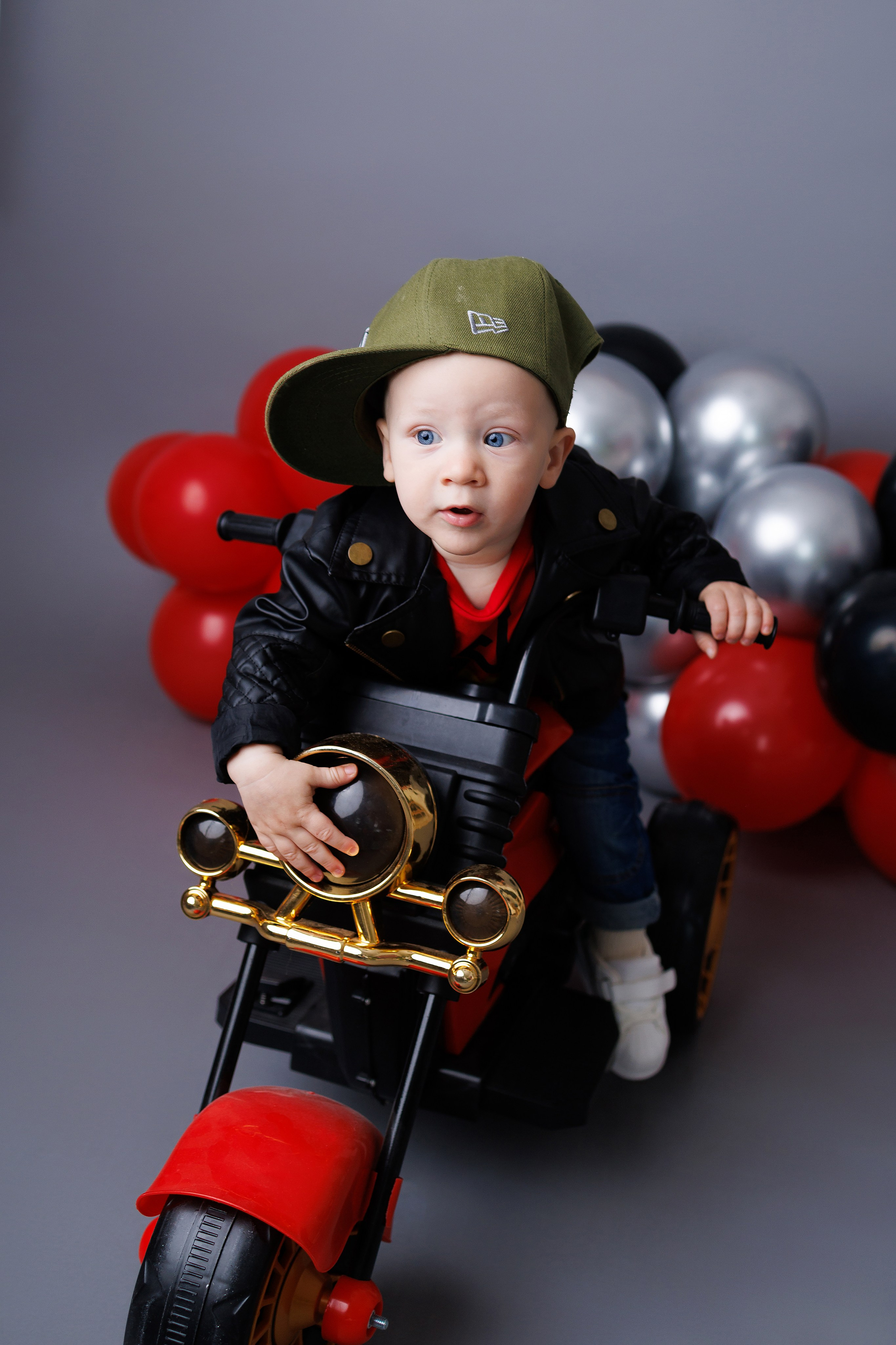 Мишеньке 1 годик. Фотограф новорожденный малышей Новосибирск