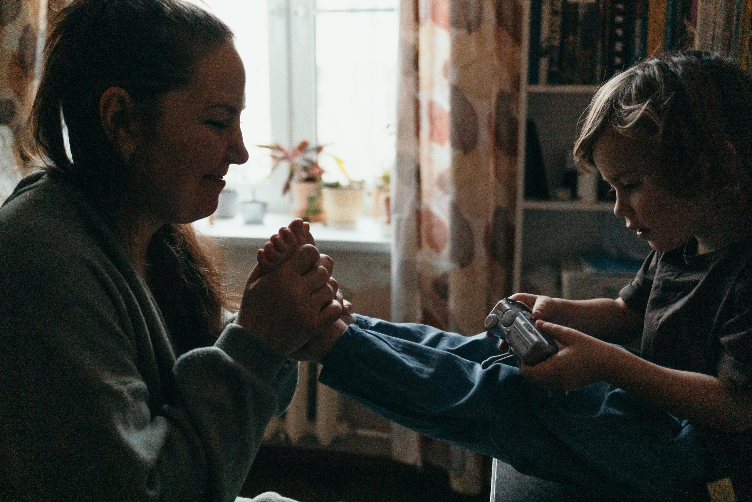 Фотосессия дома с фонариком. Семейный и детский фотограф в Санкт-Петербурге Наталья Григорьева