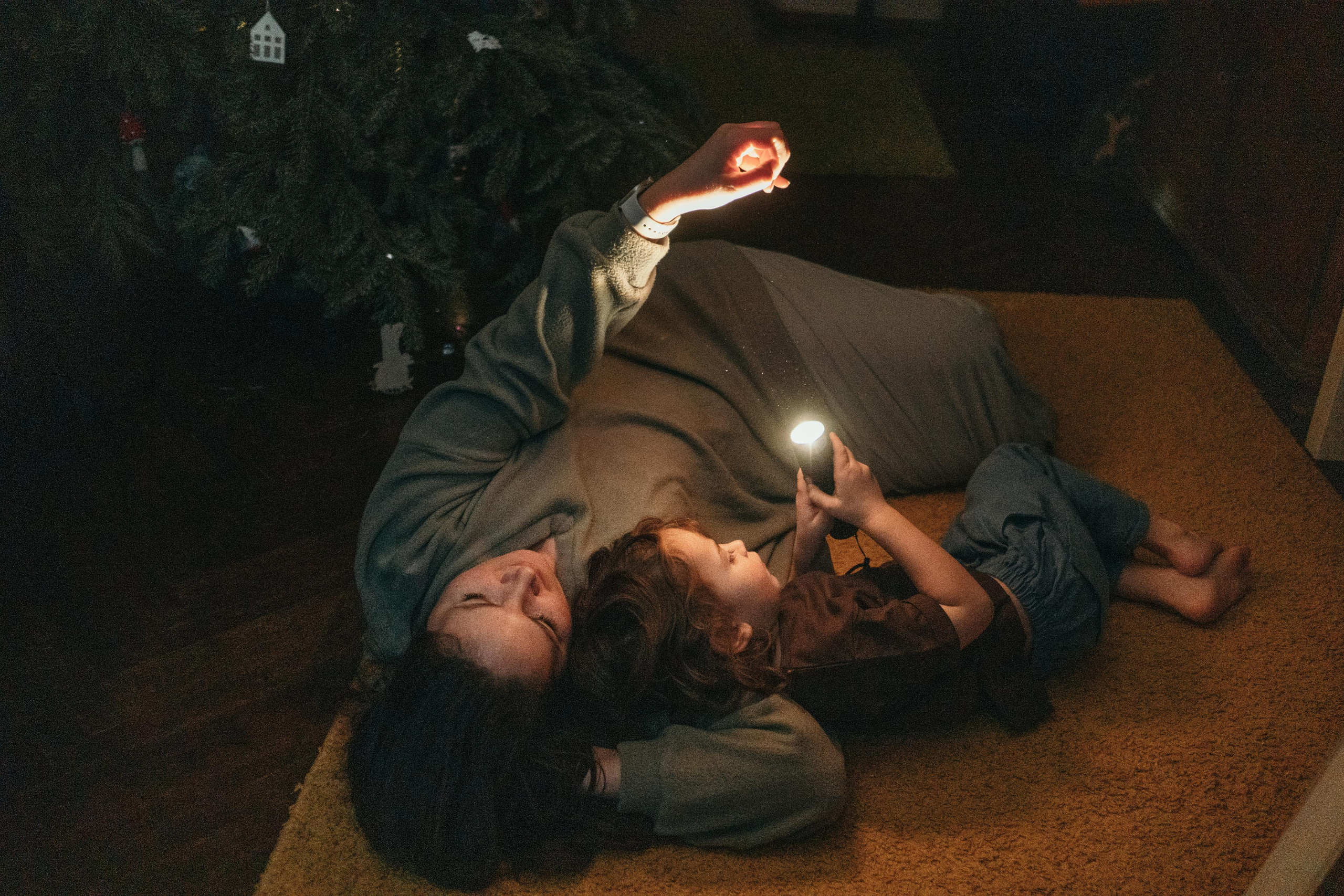 Фотосессия дома с фонариком. Семейный и детский фотограф в Санкт-Петербурге Наталья Григорьева