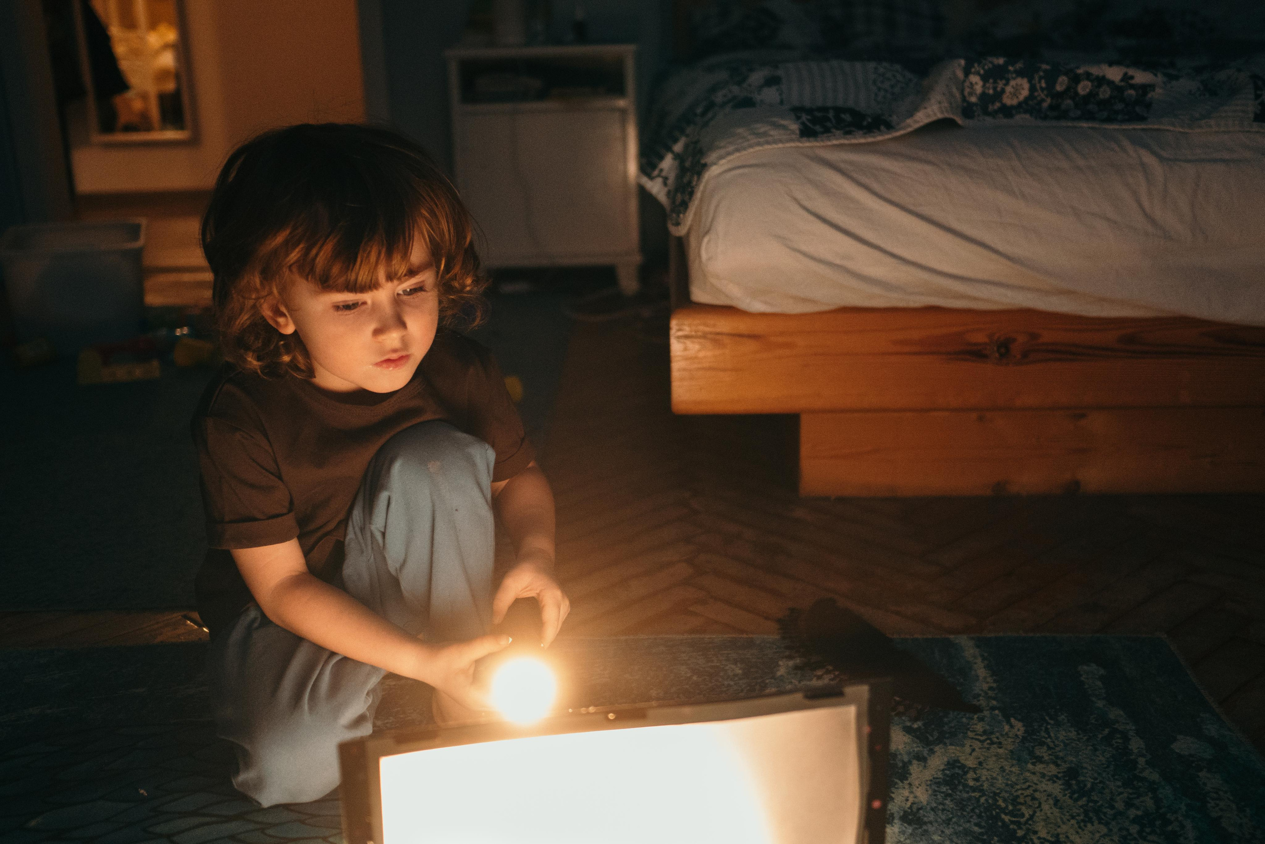 Фотосессия дома с фонариком. Семейный и детский фотограф в Санкт-Петербурге Наталья Григорьева