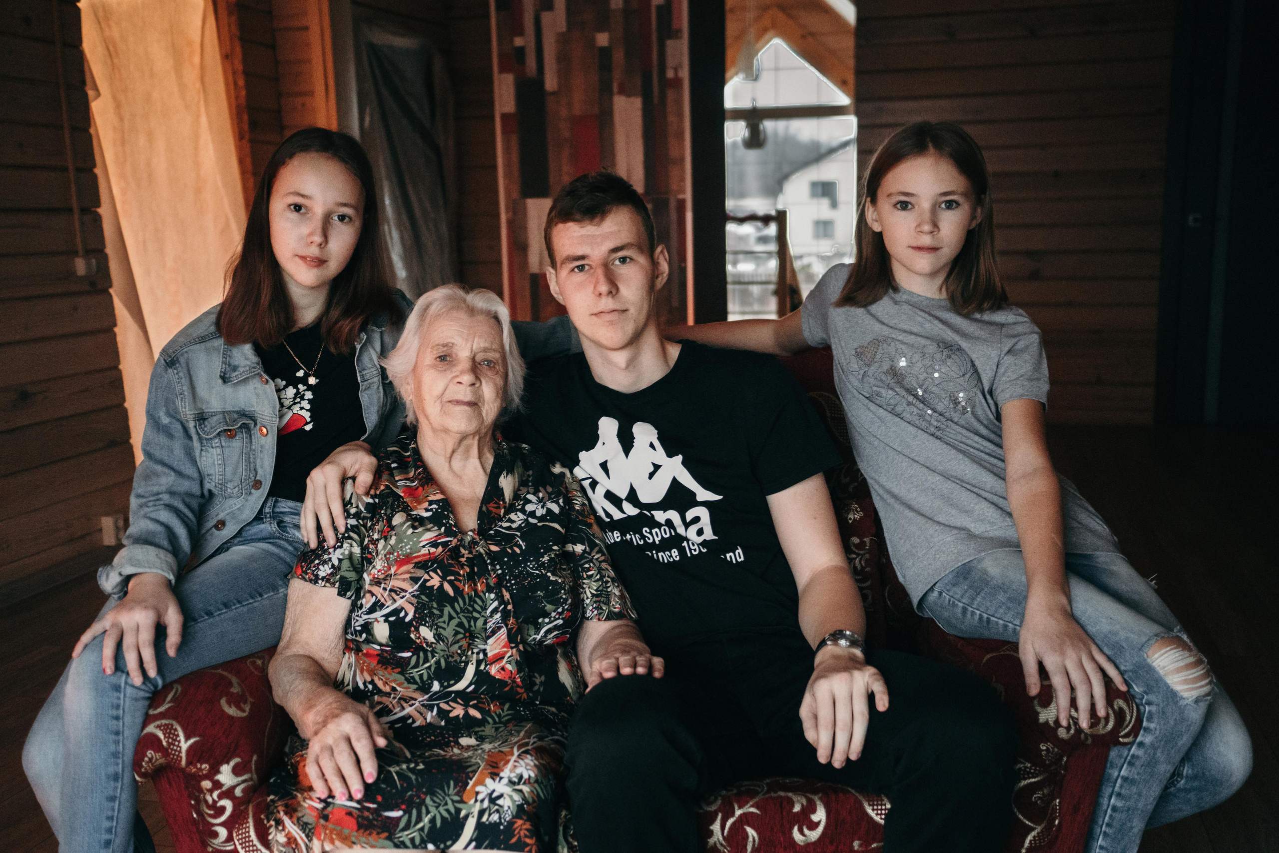 Фотосессия на юбилей бабушки. Семейный и детский фотограф в Санкт-Петербурге Наталья Григорьева